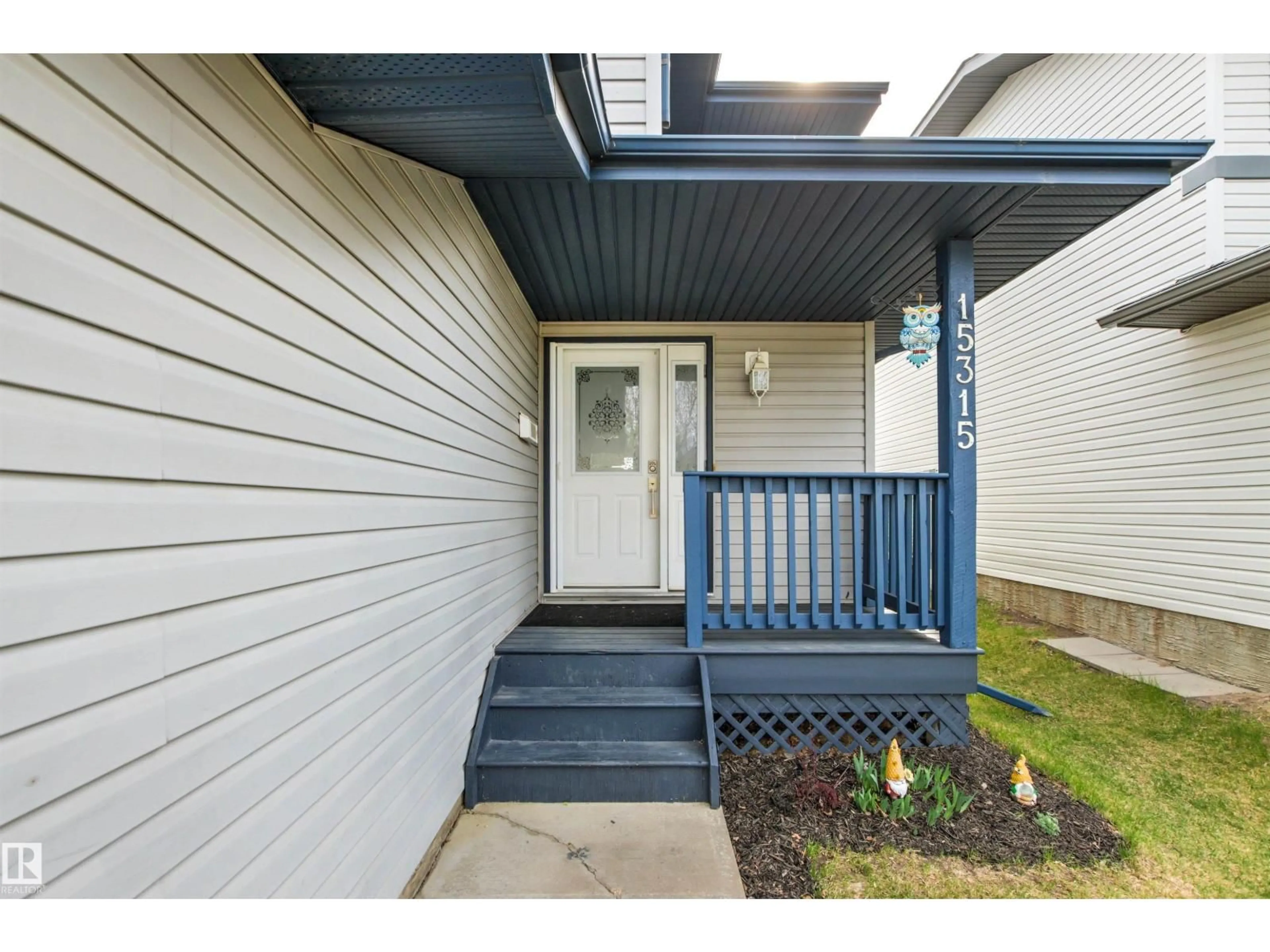 Indoor entryway for NW - 15315 137A ST, Edmonton Alberta T6N1N5