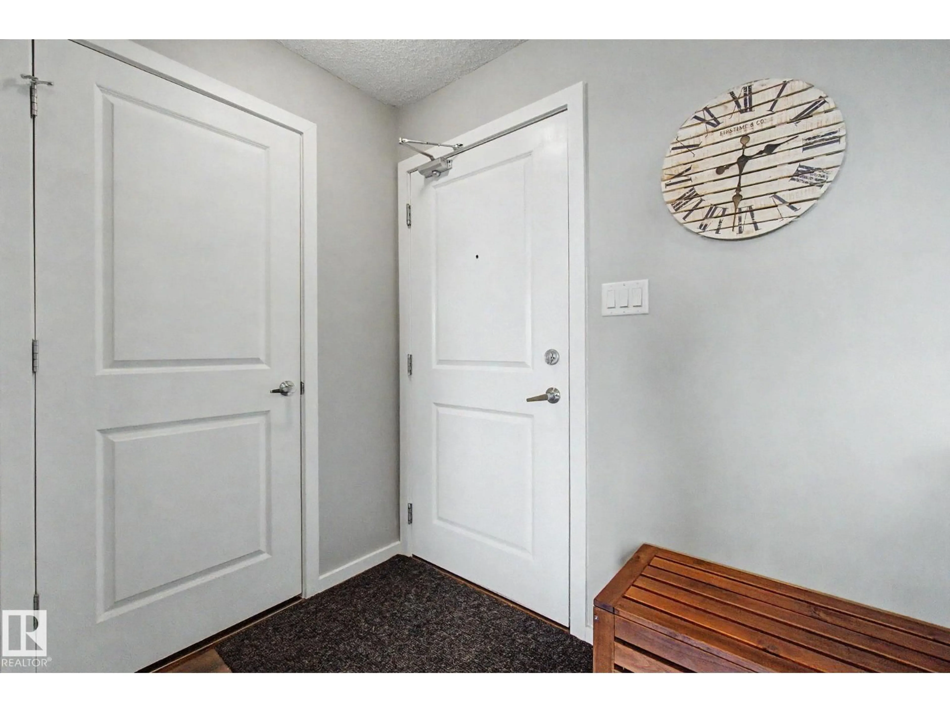 Indoor entryway for 504 - 334 ALBANY WY, Edmonton Alberta T6V0L2