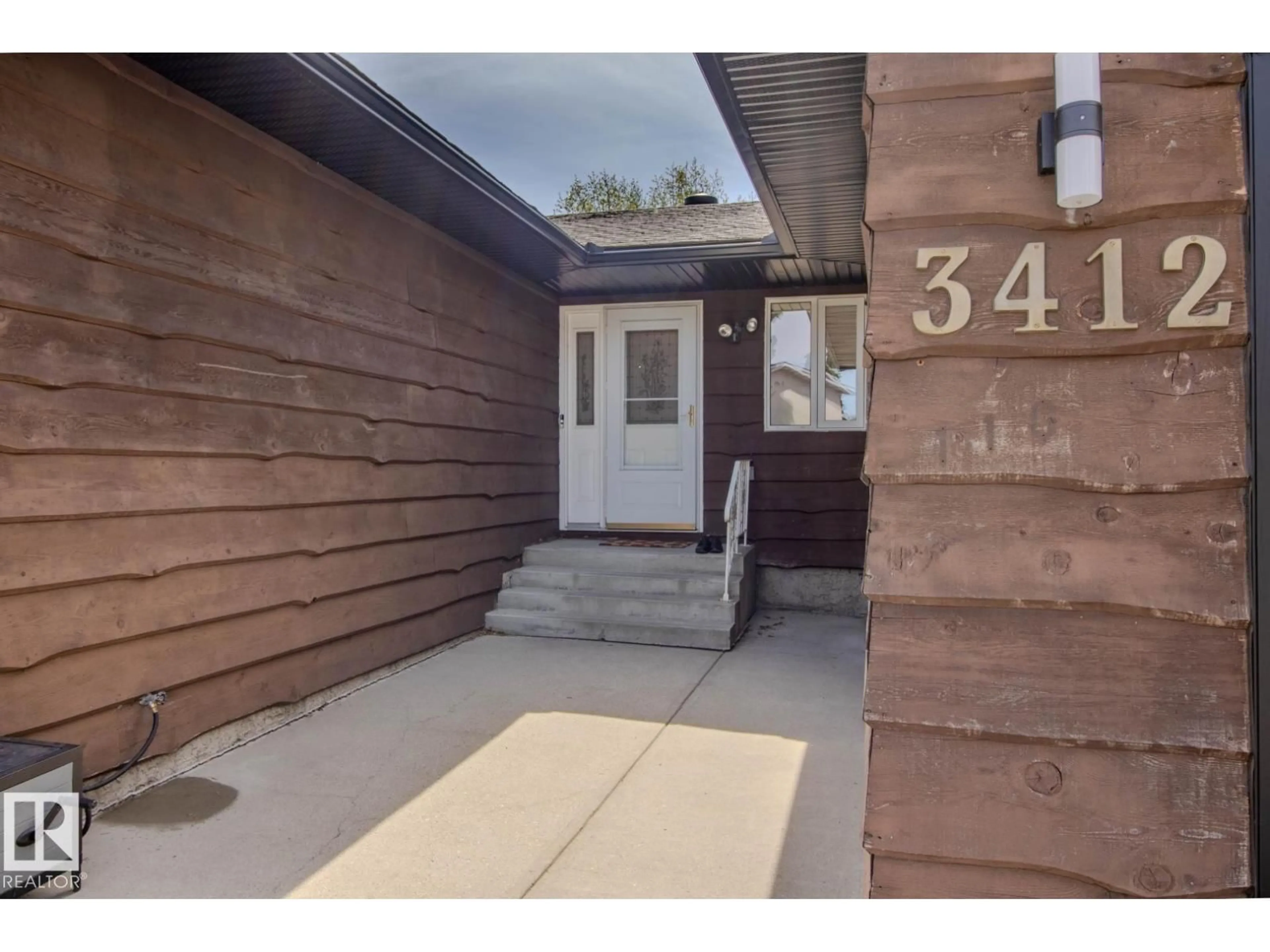 Unknown for 3412 110 ST, Edmonton Alberta T6J2V7