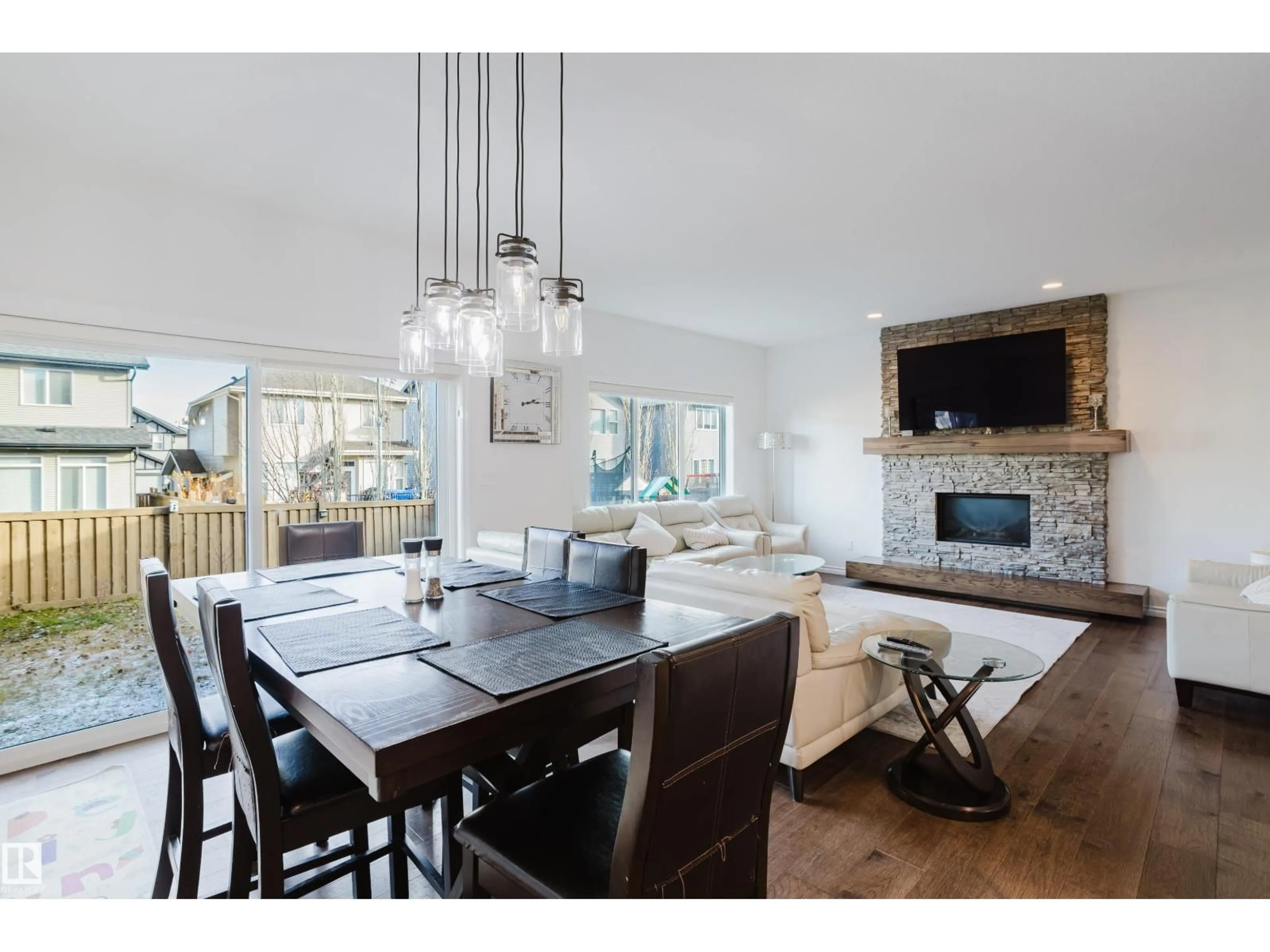 Unknown for 17539 61 ST, Edmonton Alberta T5Y3N8