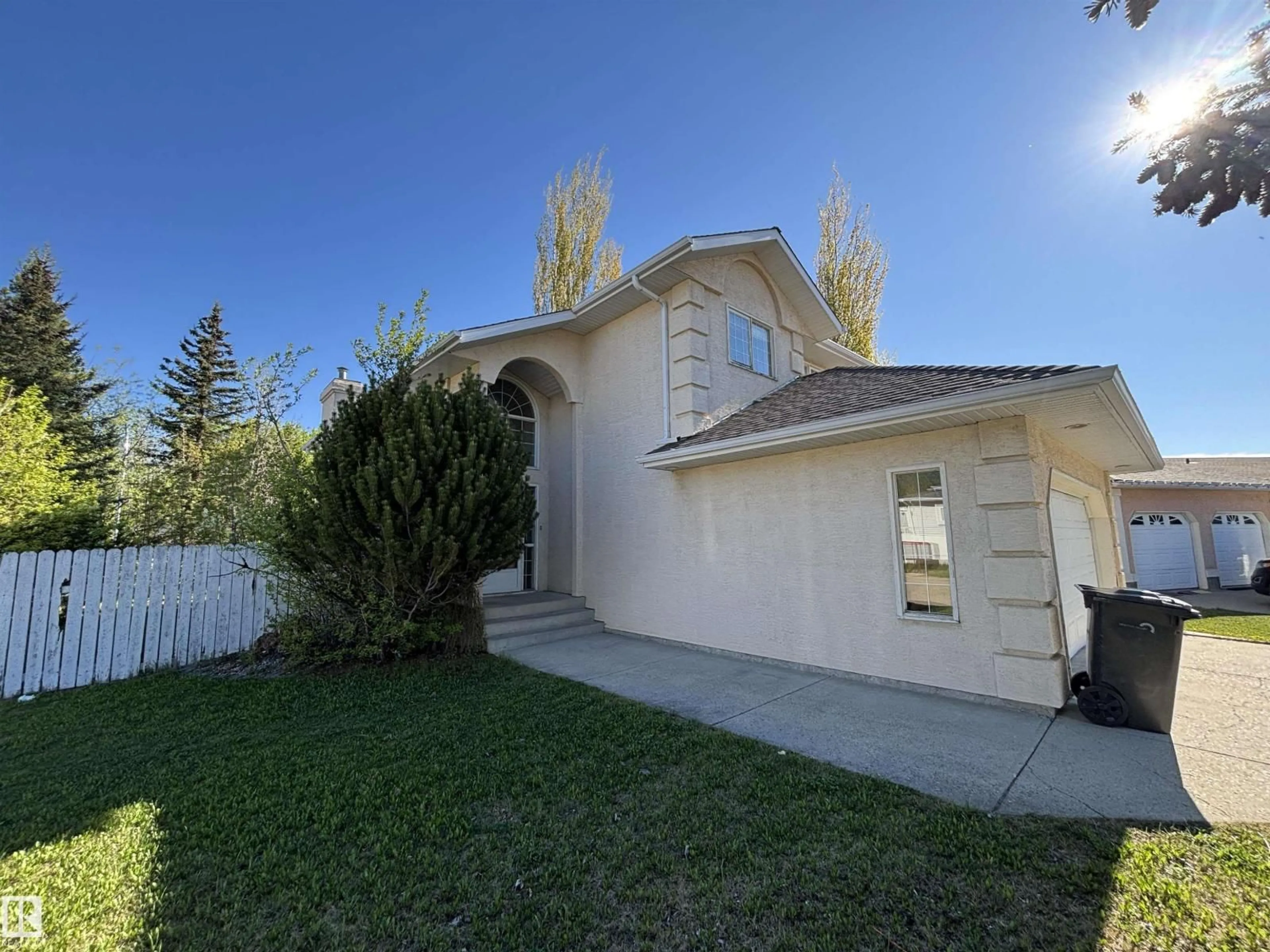 Unknown for 3516 49 AV, Drayton Valley Alberta T7A1E3