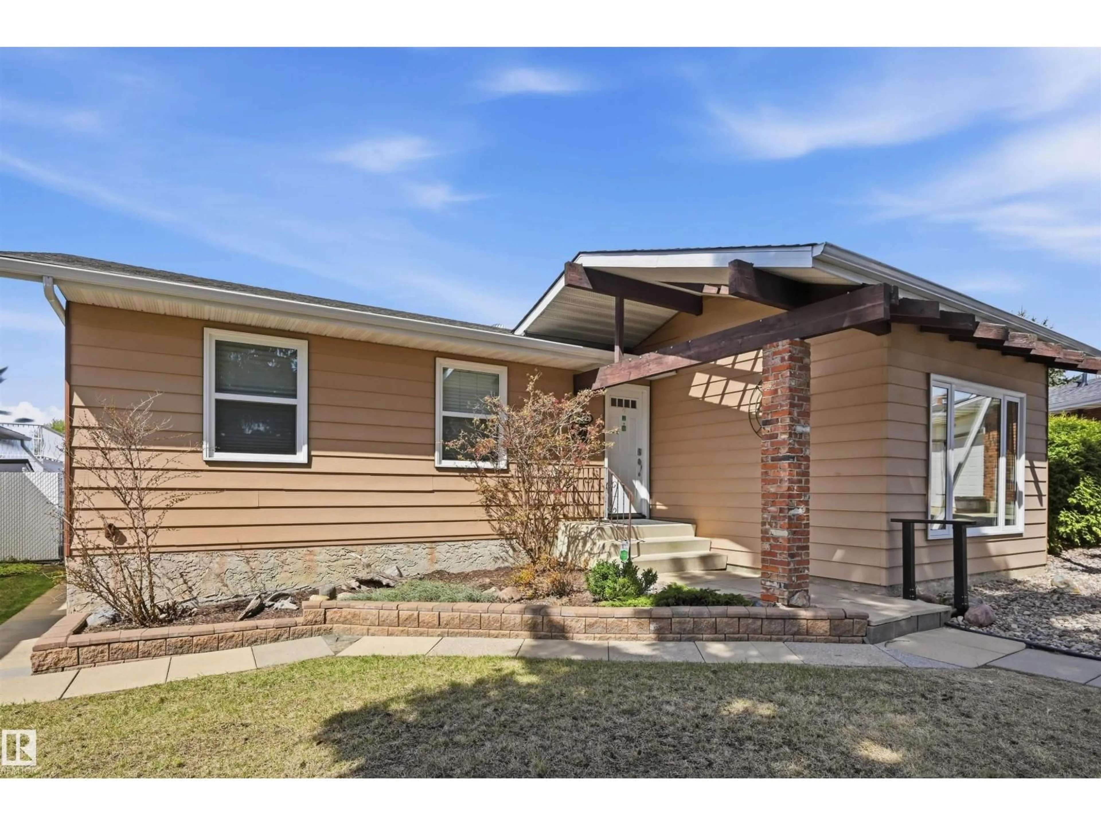 Unknown for 692 LEE RIDGE RD, Edmonton Alberta T6K0P2