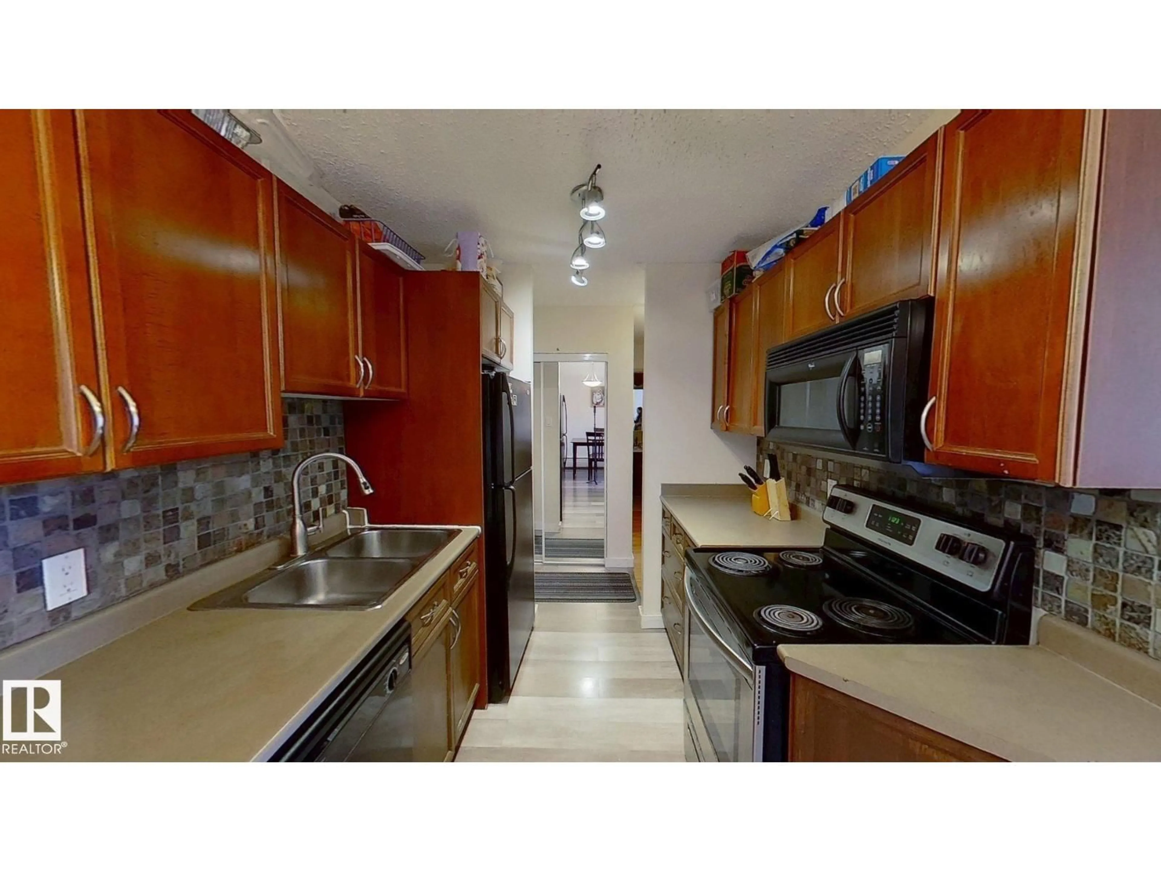 Unknown for #401 - 10326 117 ST, Edmonton Alberta T5K1X8