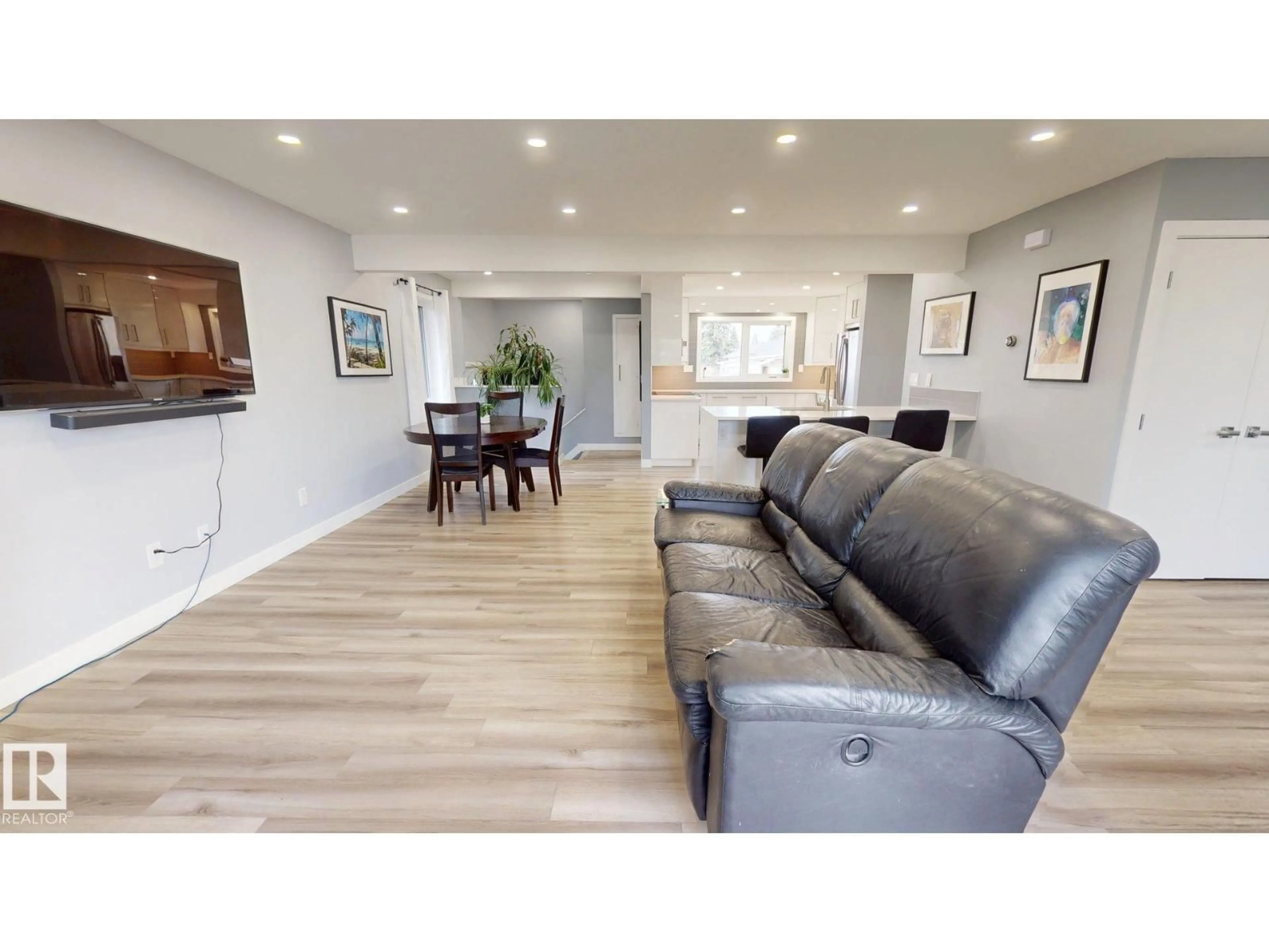 Unknown for 5308 94B AV, Edmonton Alberta T6B0Z3