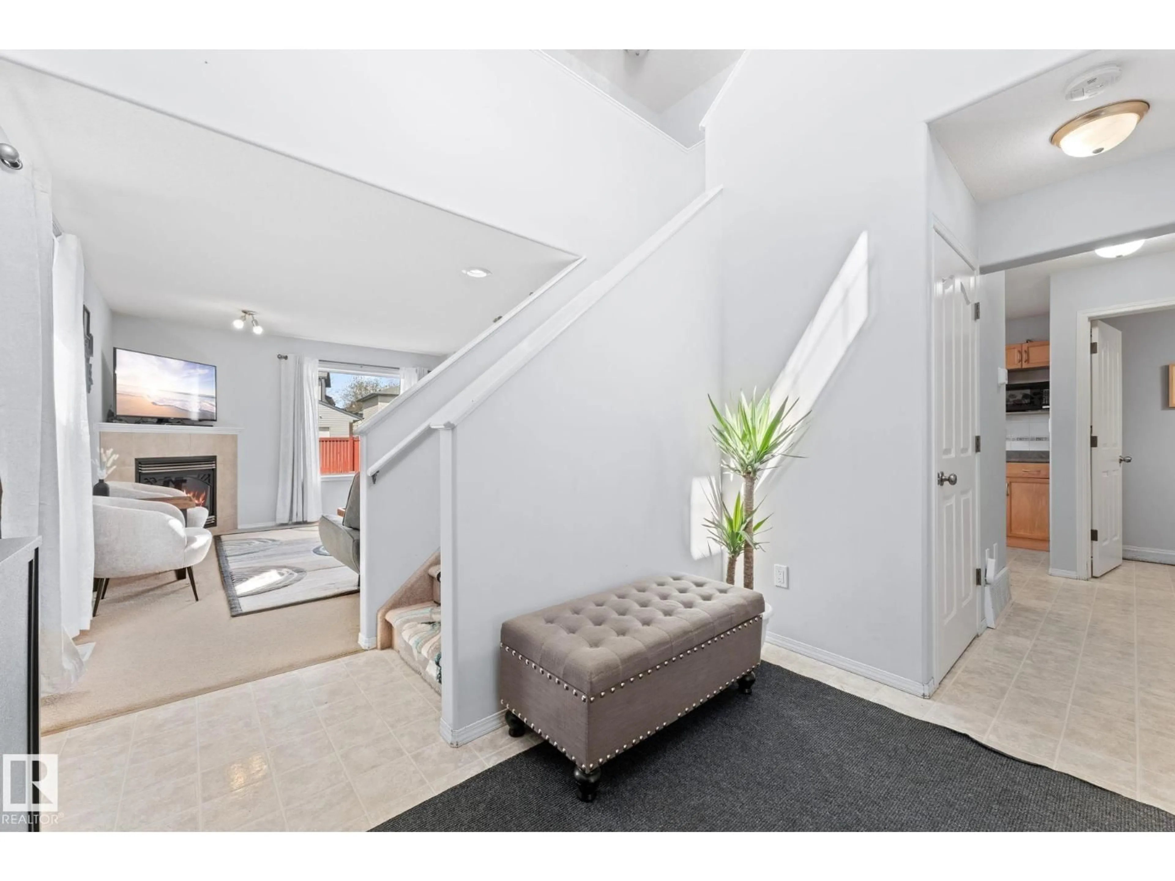 Unknown for 2124 35A AV, Edmonton Alberta T6T1W3