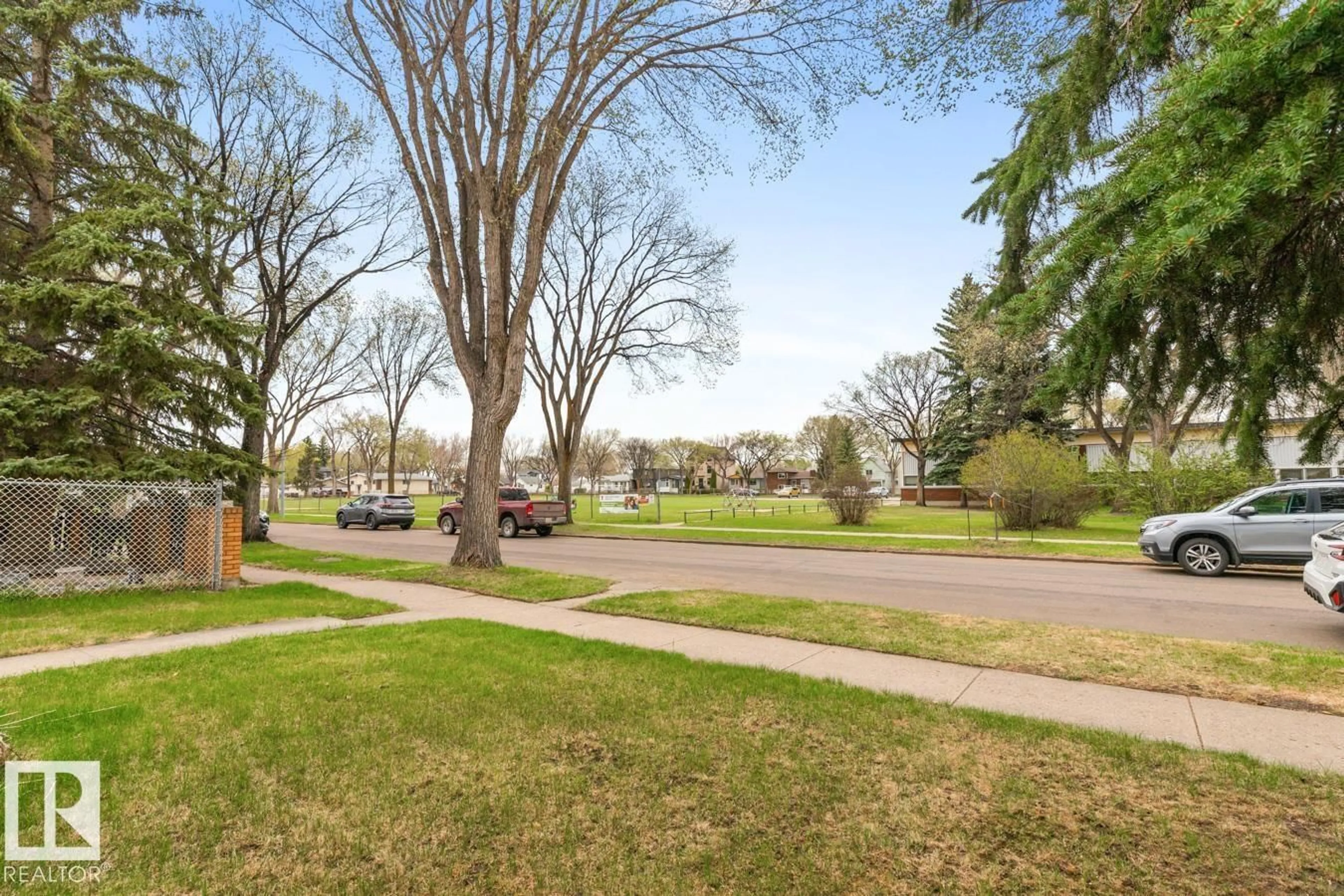 Unknown for 10314 82 ST, Edmonton Alberta T6A3M5