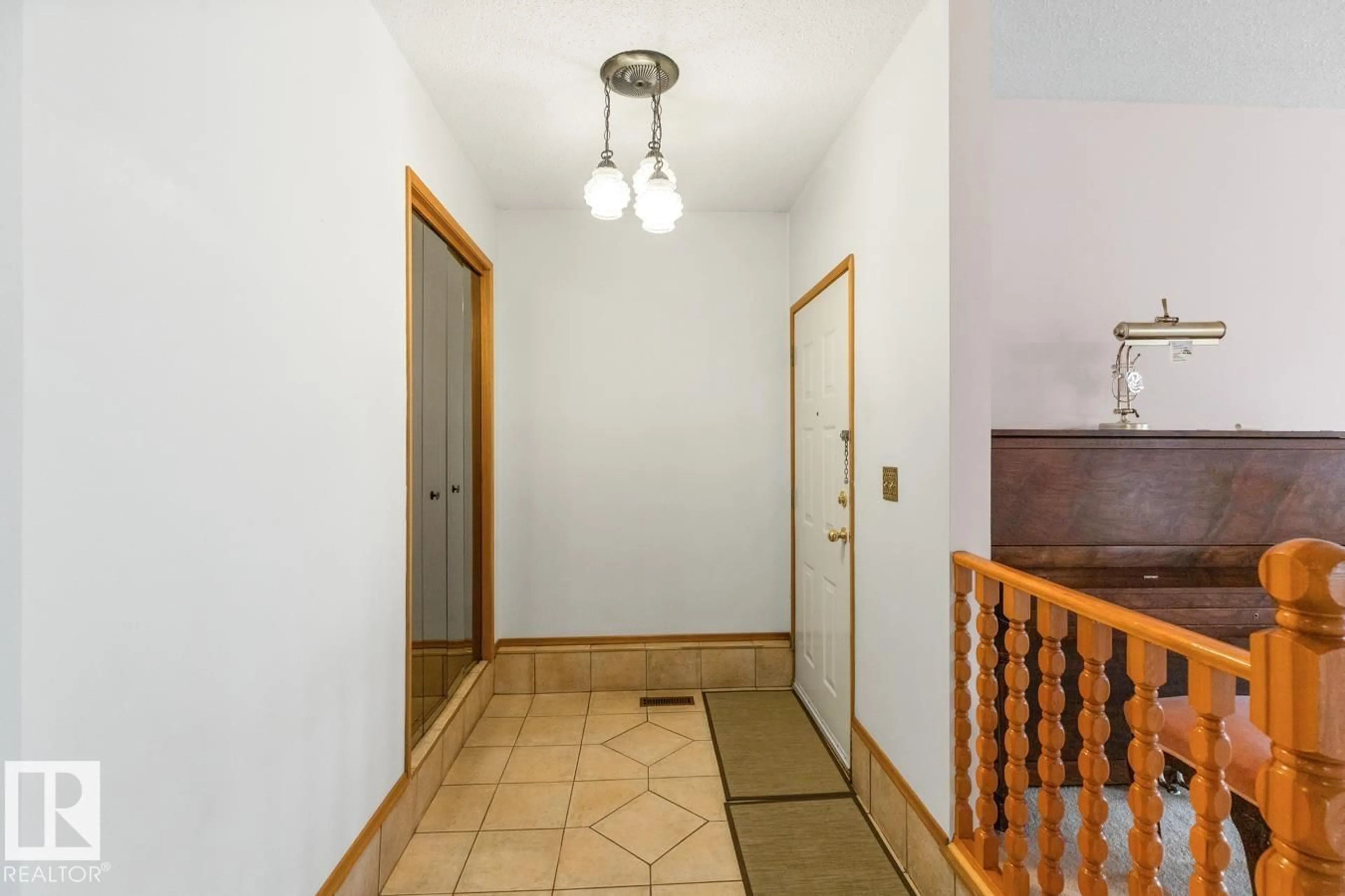 Unknown for 10314 82 ST, Edmonton Alberta T6A3M5