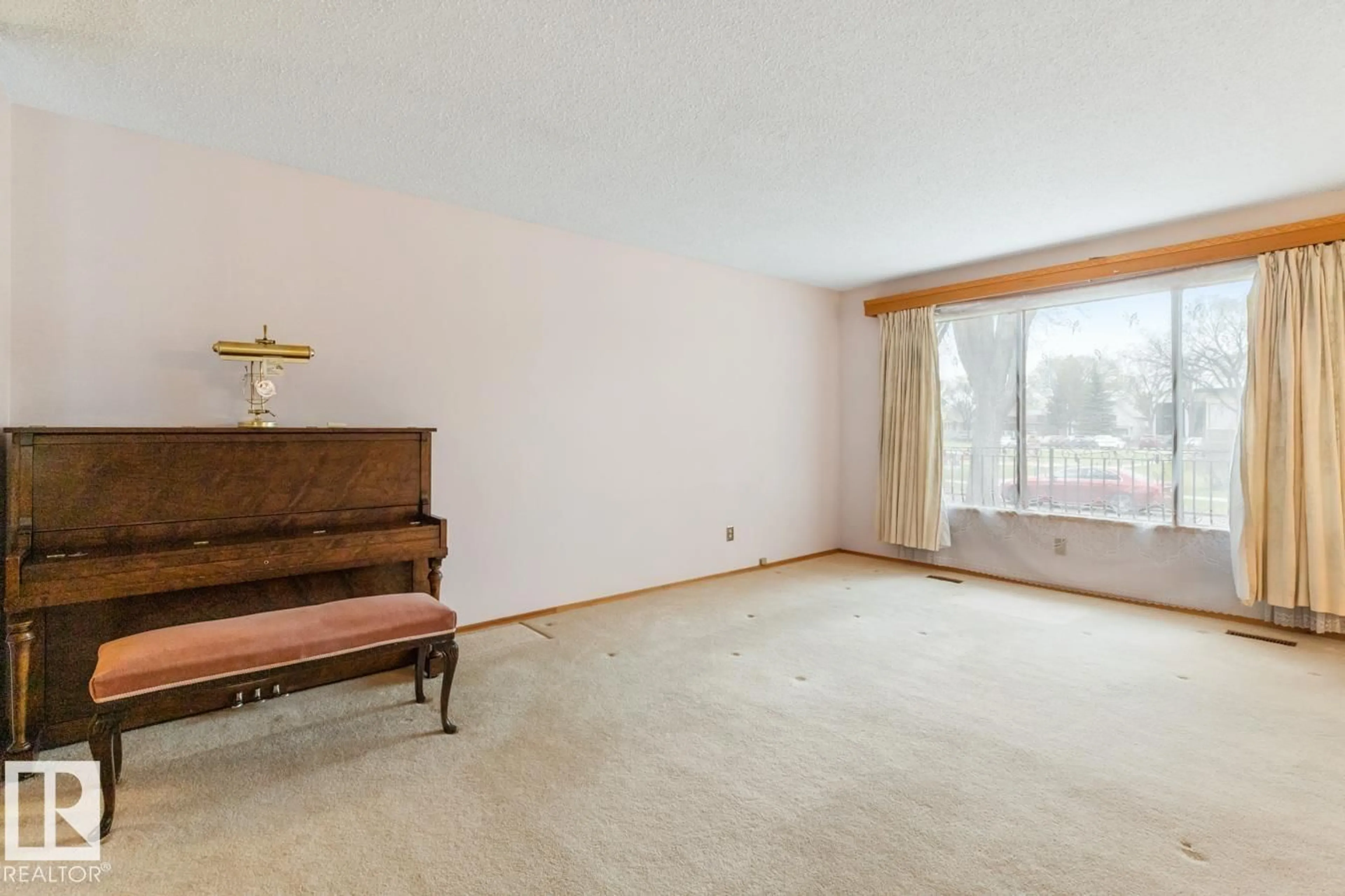 Unknown for 10314 82 ST, Edmonton Alberta T6A3M5