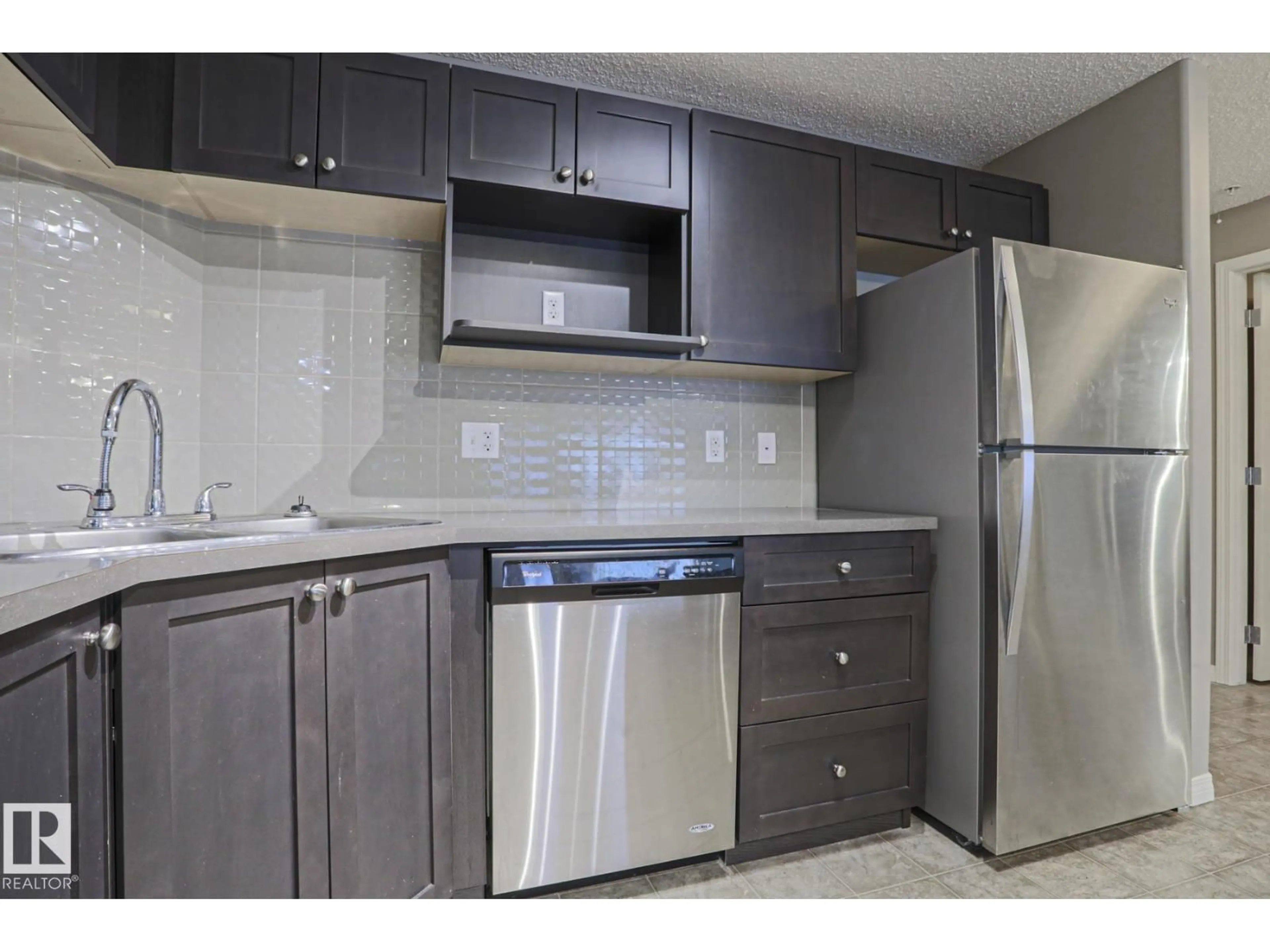 Unknown for #201 - 1520 HAMMOND GATE GA, Edmonton Alberta T6M0J4