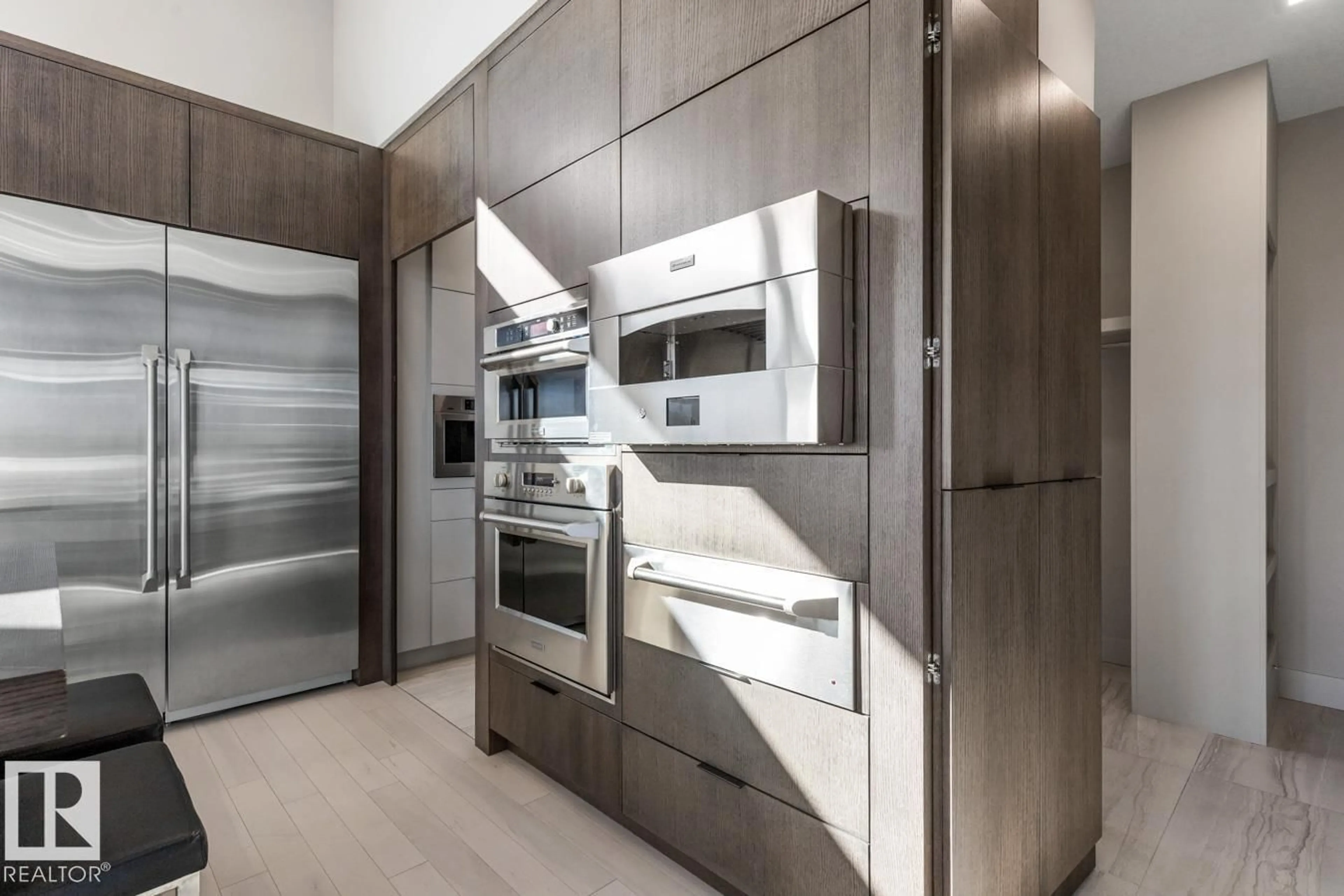 Unknown for 5536 CHEGWIN PT, Edmonton Alberta T6W4A8