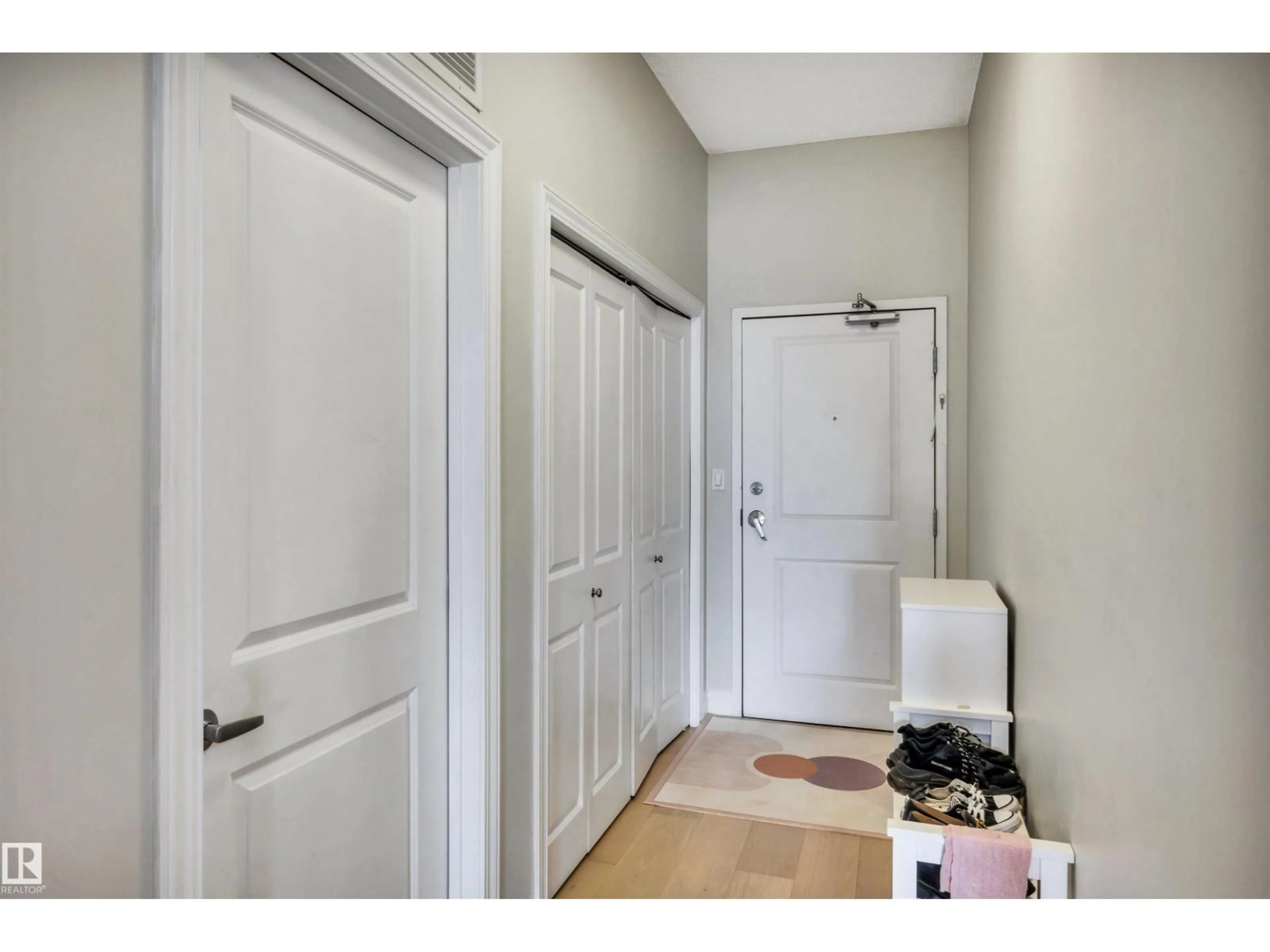 Unknown for 902 9819 104 ST NW, Edmonton Alberta T5K0Y8