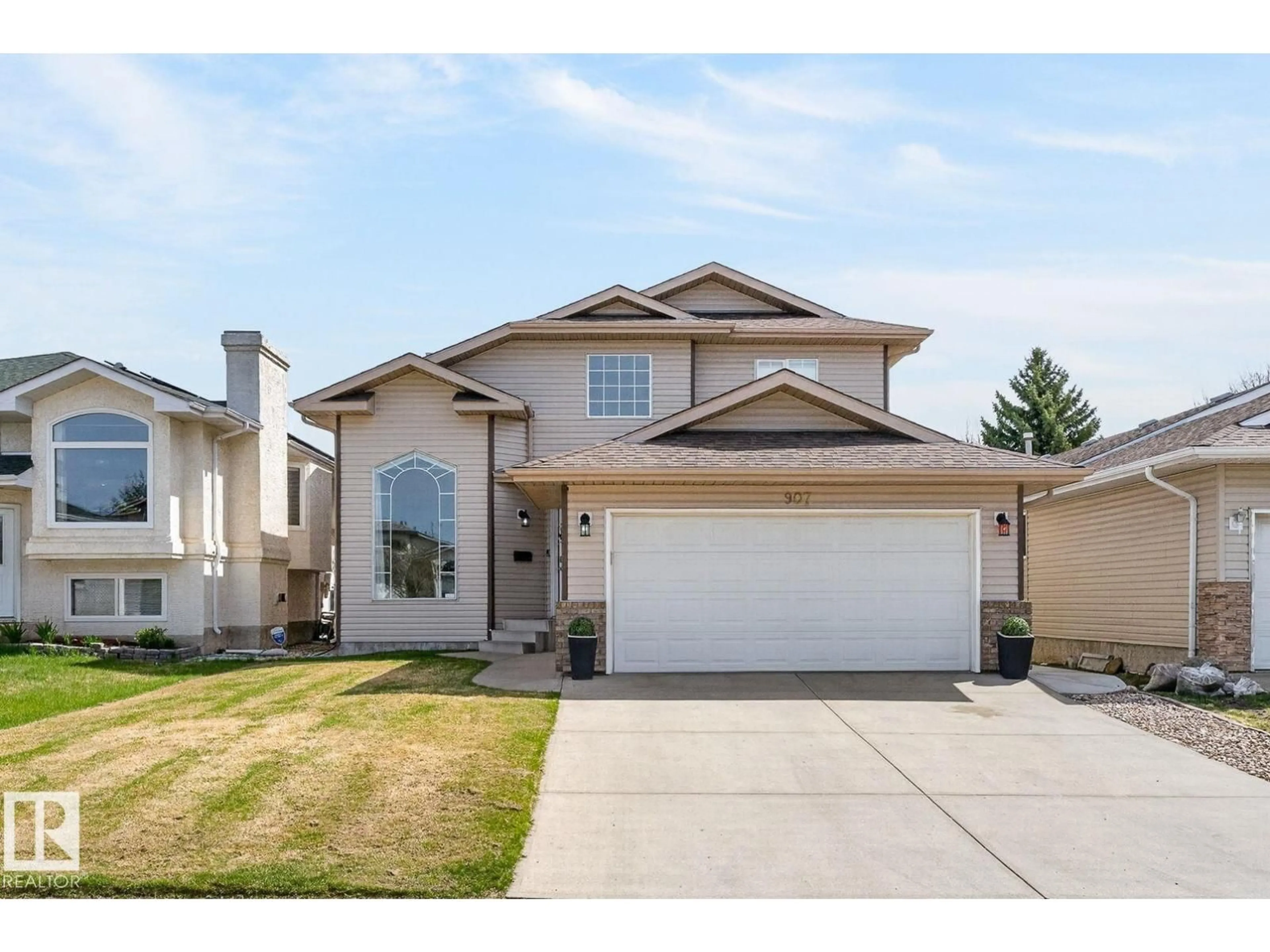 Unknown for 907 115 ST, Edmonton Alberta T6J6X8