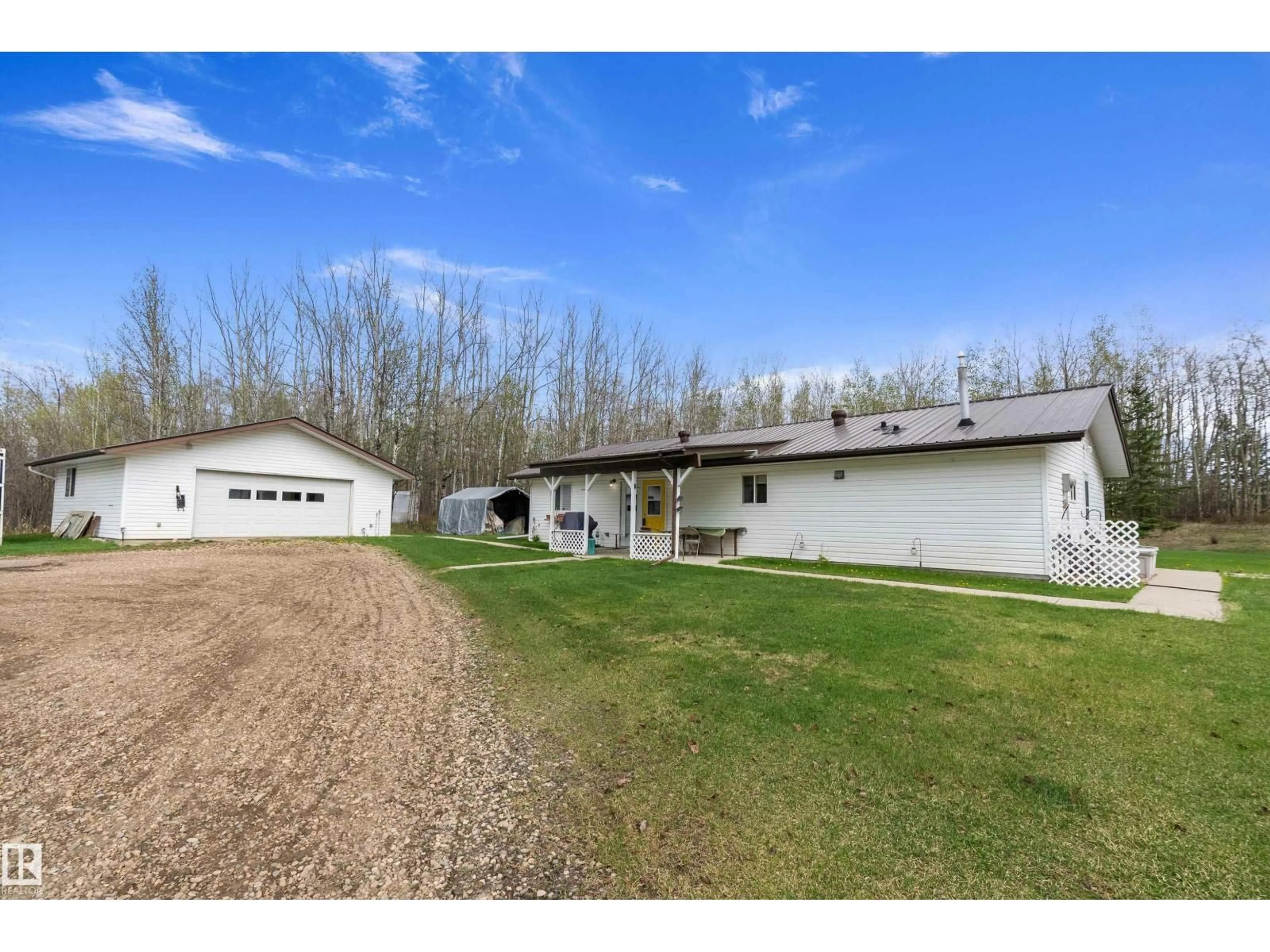 A pic from outside/outdoor area/front of a property/back of a property/a pic from drone, unknown for 4802 22 ST, Rural Wetaskiwin County Alberta T0C2C0