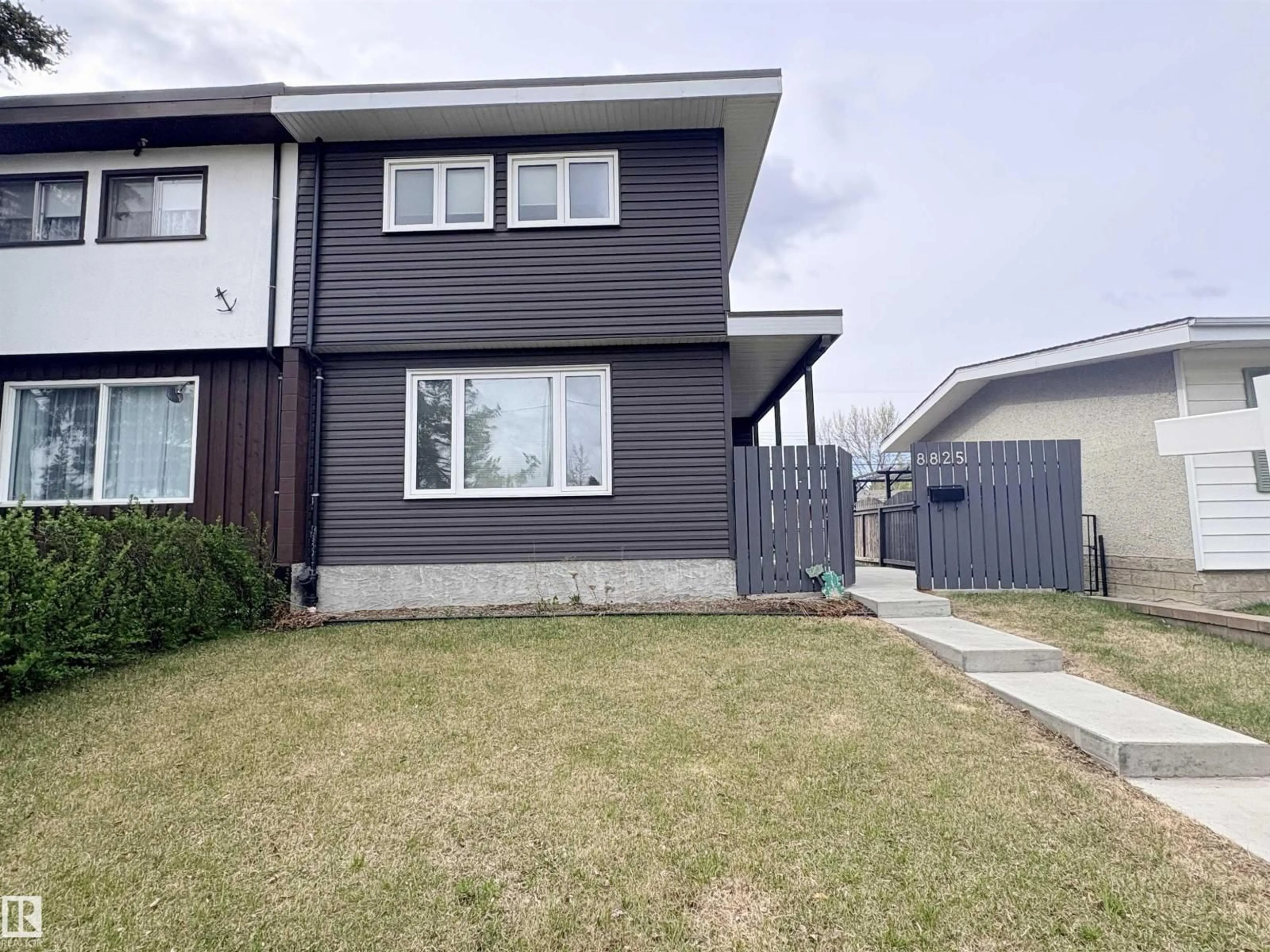 Unknown for 8825 137 AV, Edmonton Alberta T5E1Y3