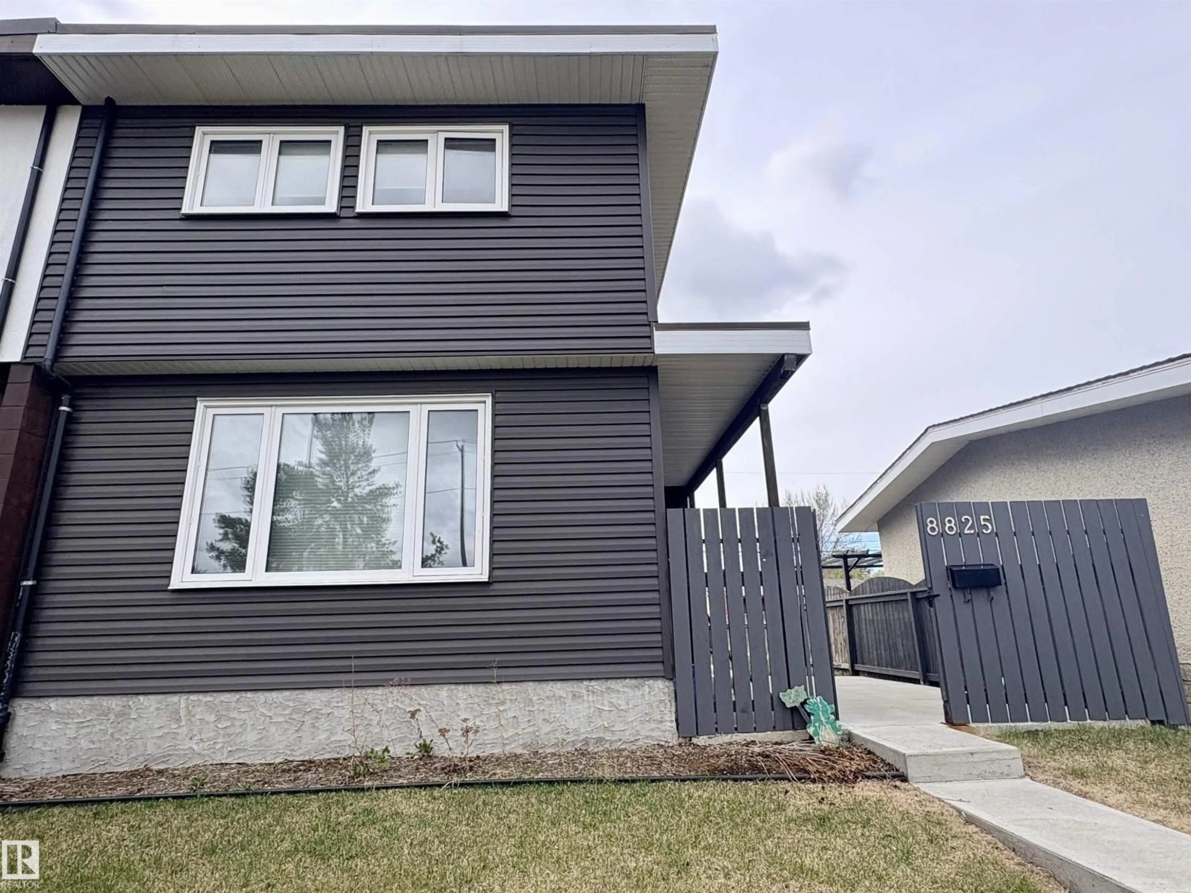 Unknown for 8825 137 AV, Edmonton Alberta T5E1Y3