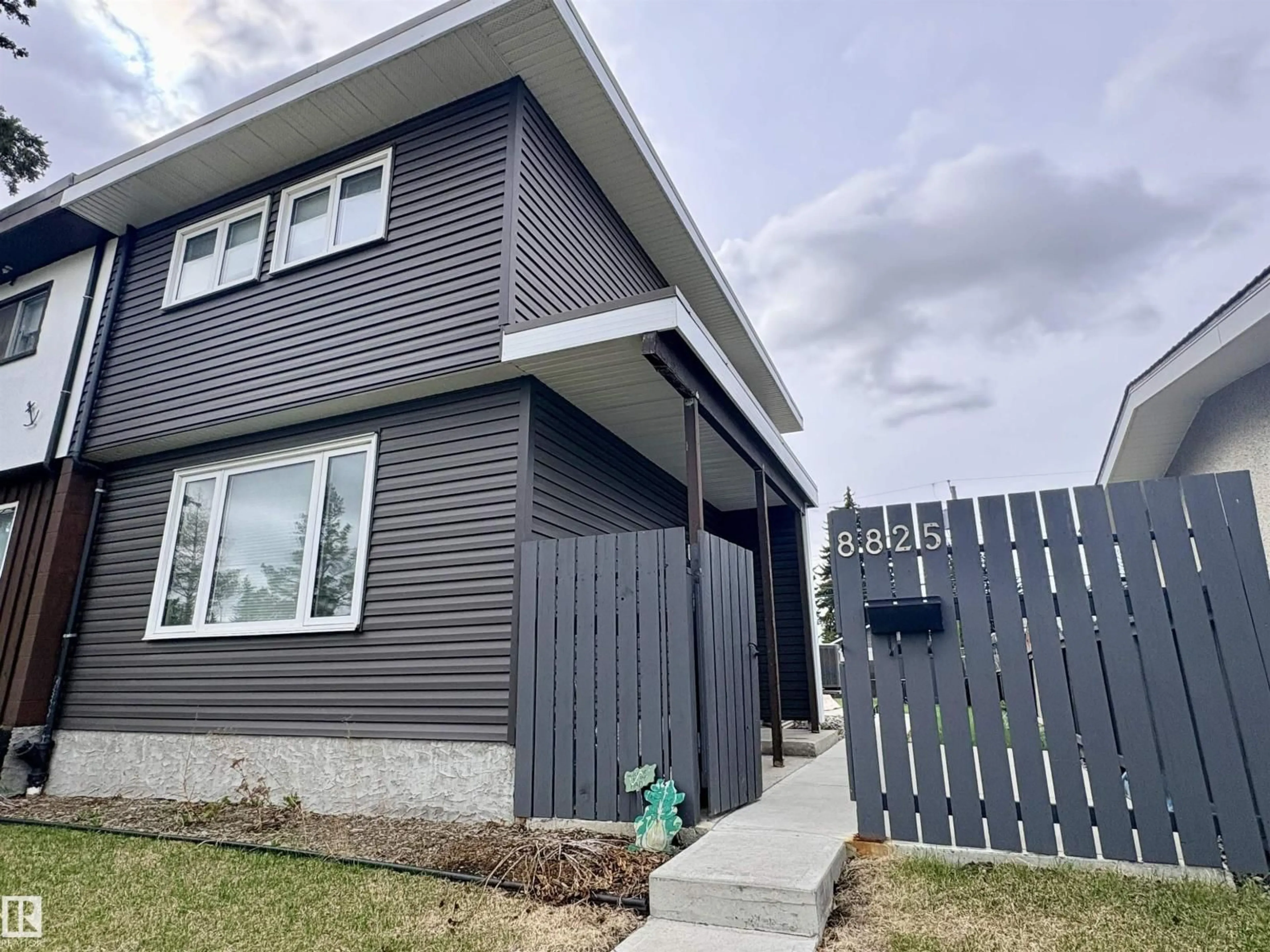 Unknown for 8825 137 AV, Edmonton Alberta T5E1Y3