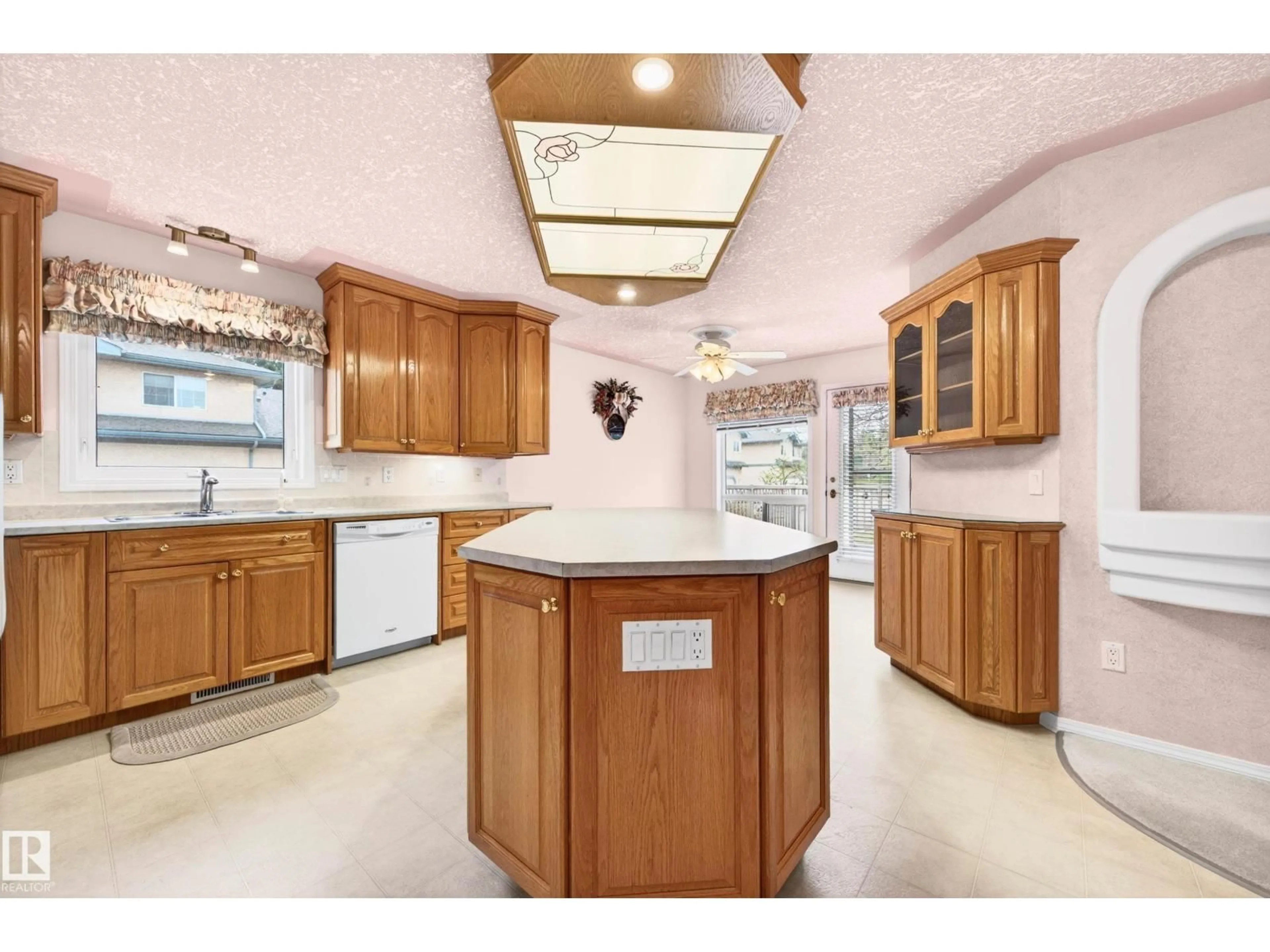 Unknown for 18 ESTATES CO, Sherwood Park Alberta T8B1M9