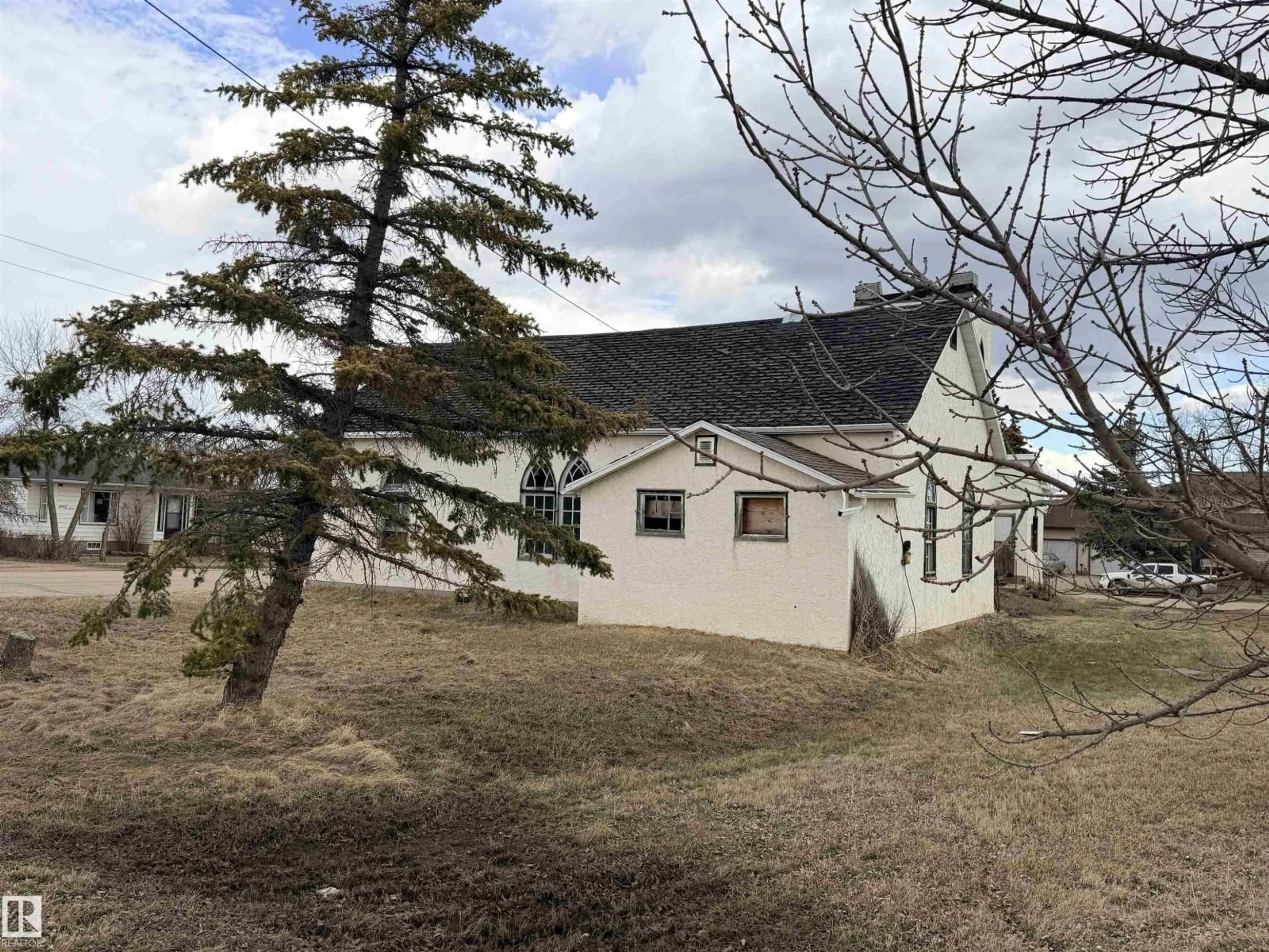 Unknown for 5036 49 ST, Clyde Alberta T0G0P0