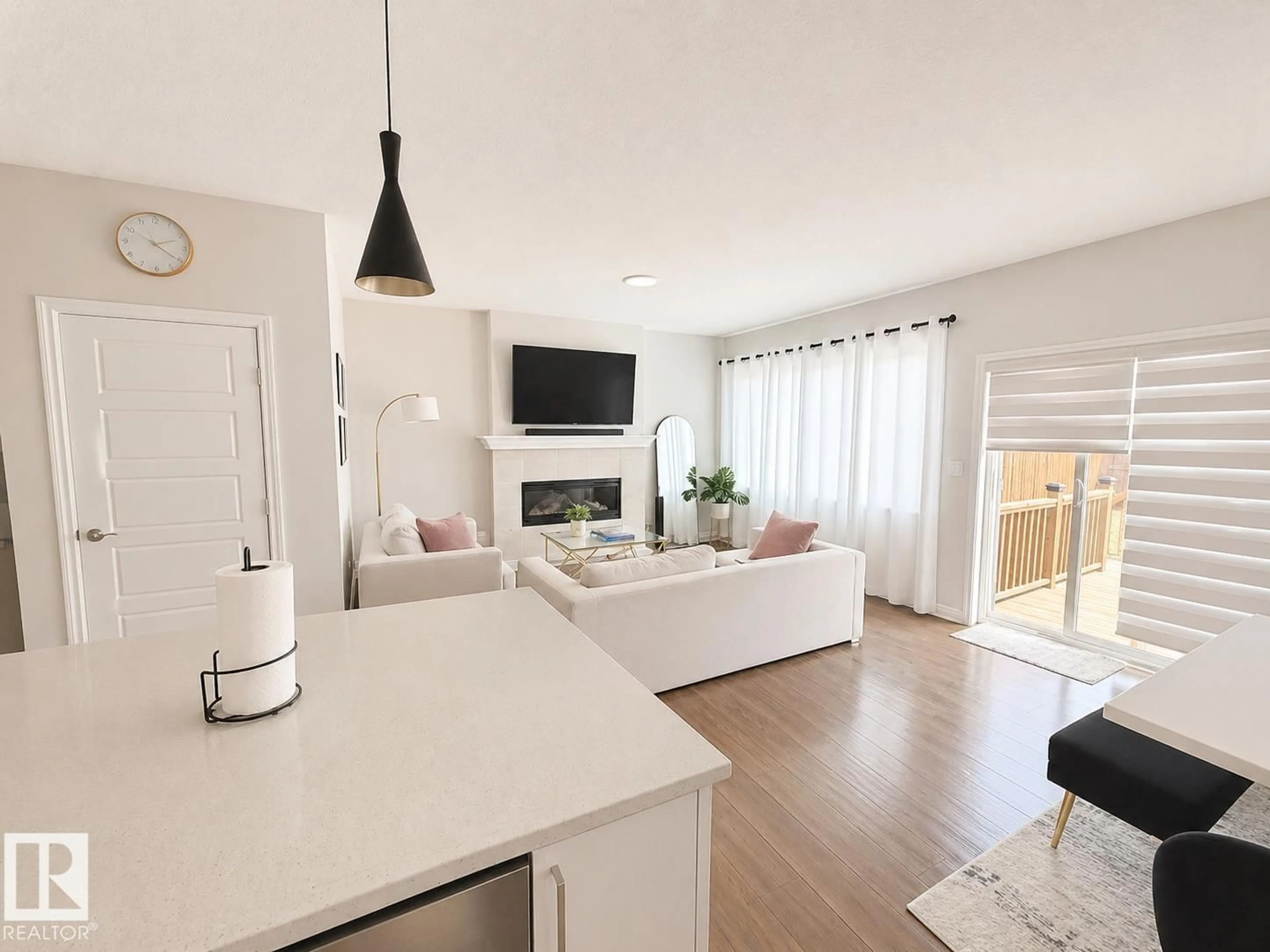 Unknown for NW - 1327 20 ST, Edmonton Alberta T6T2R8