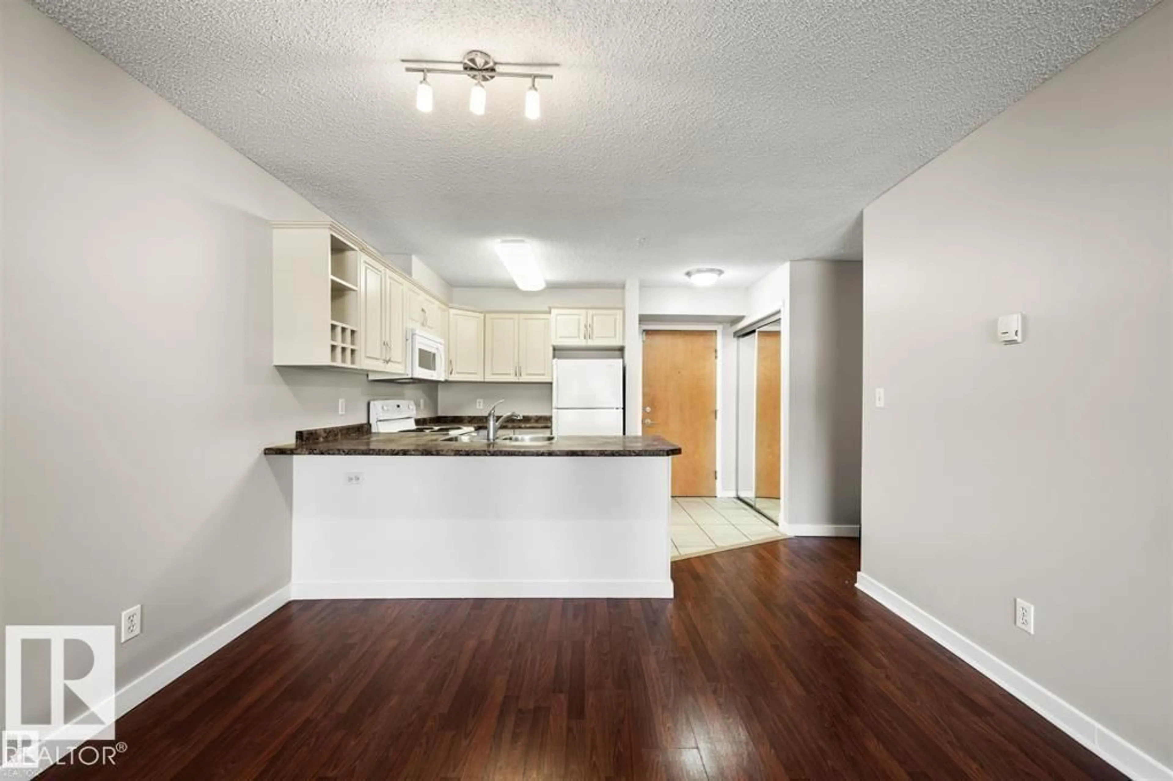 Unknown for 422 - 17404 64 AV NW, Edmonton Alberta T5T6X4