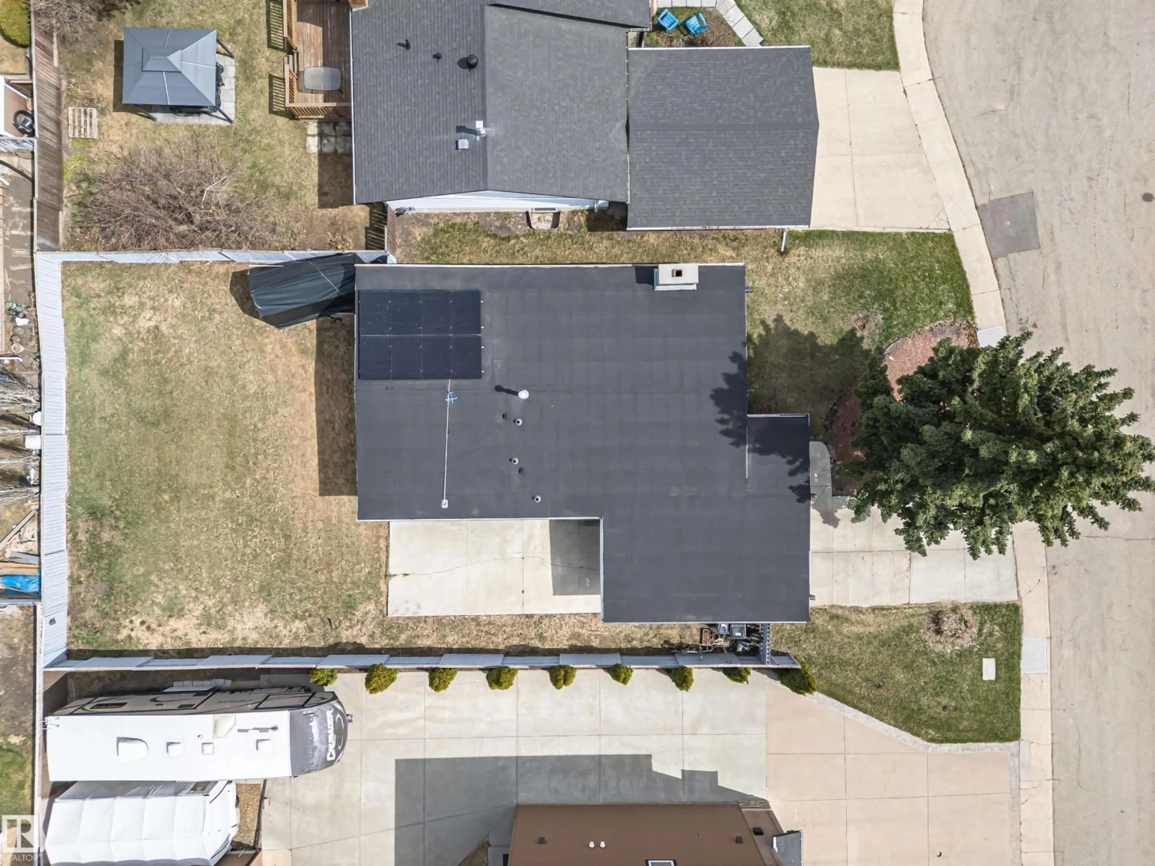Unknown for 10412 39 AV, Edmonton Alberta T6J2J3