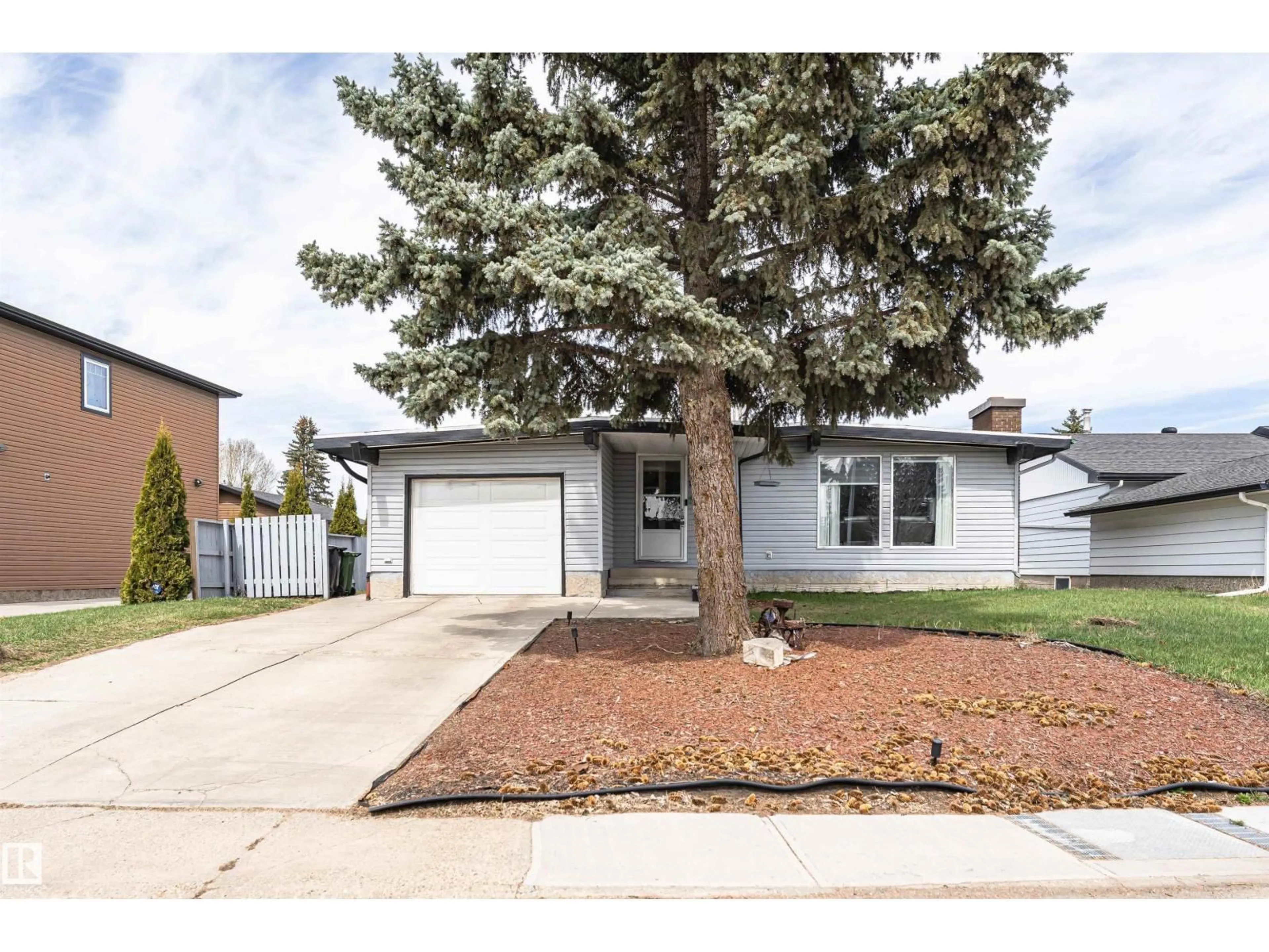 Unknown for 10412 39 AV, Edmonton Alberta T6J2J3