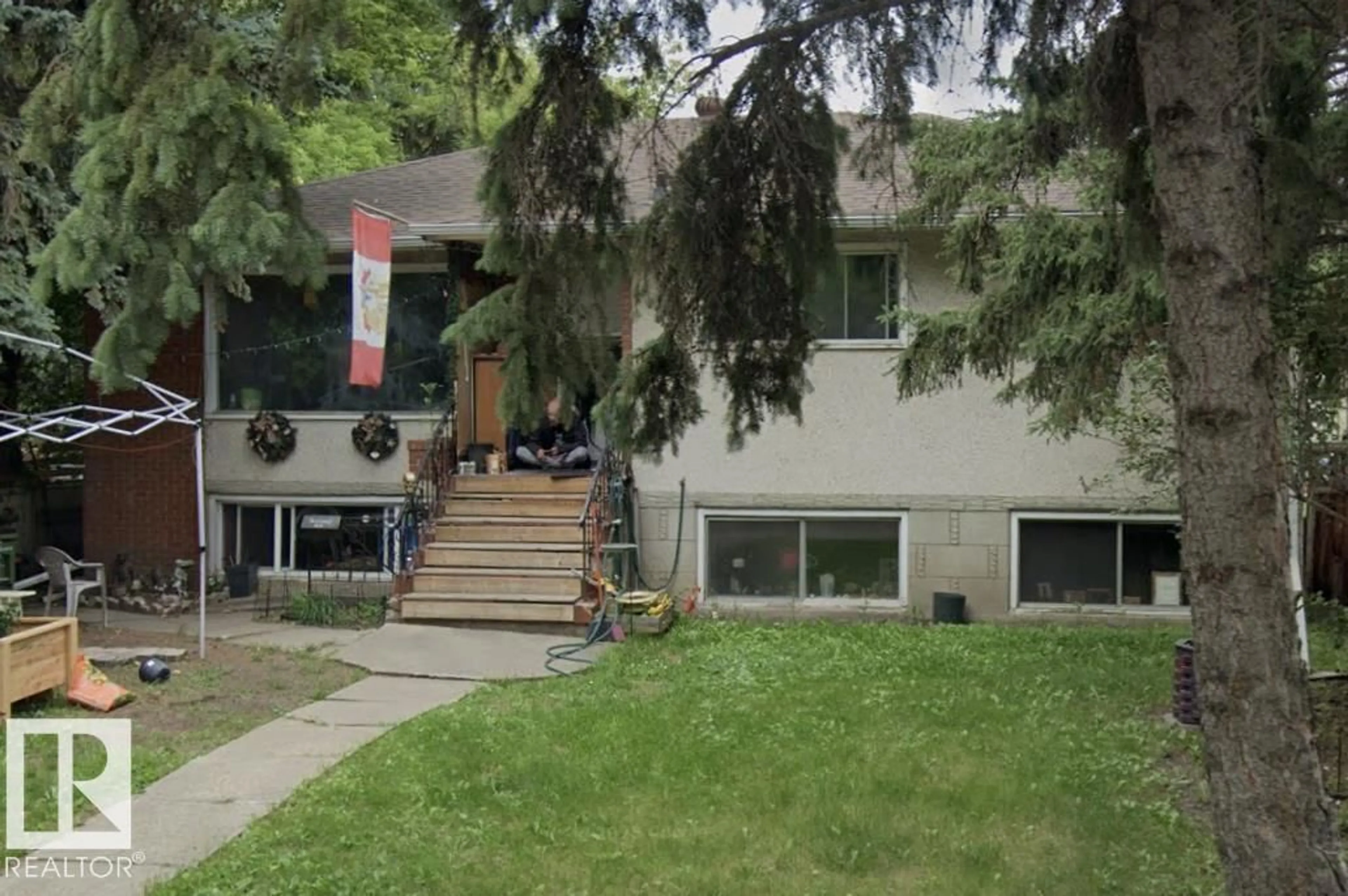 Unknown for 10450 69 AV, Edmonton Alberta T6H2C3