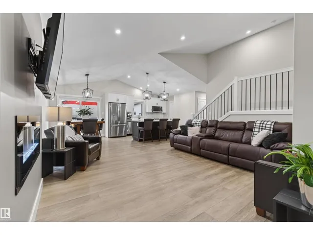 309 WATERTON WY, Cold Lake 2