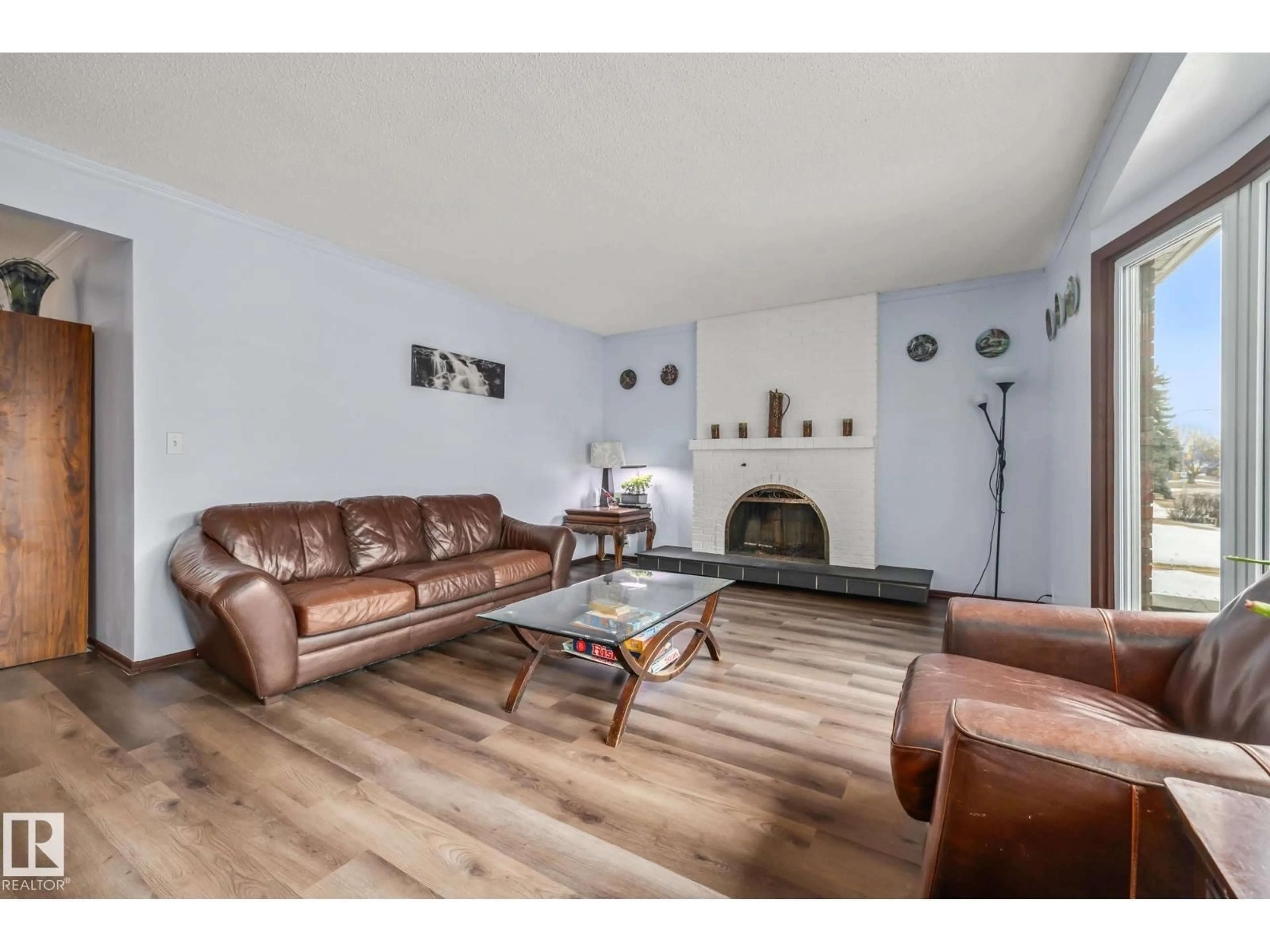 Unknown for 8812 135 AV, Edmonton Alberta T5E1N3