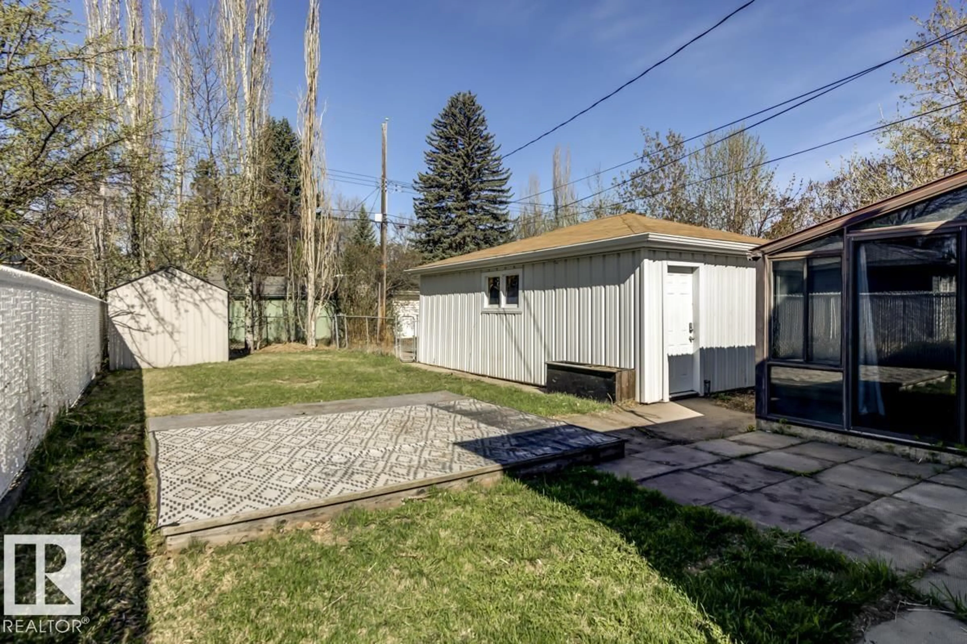 Unknown for 9602 90 ST, Edmonton Alberta T6C3M5