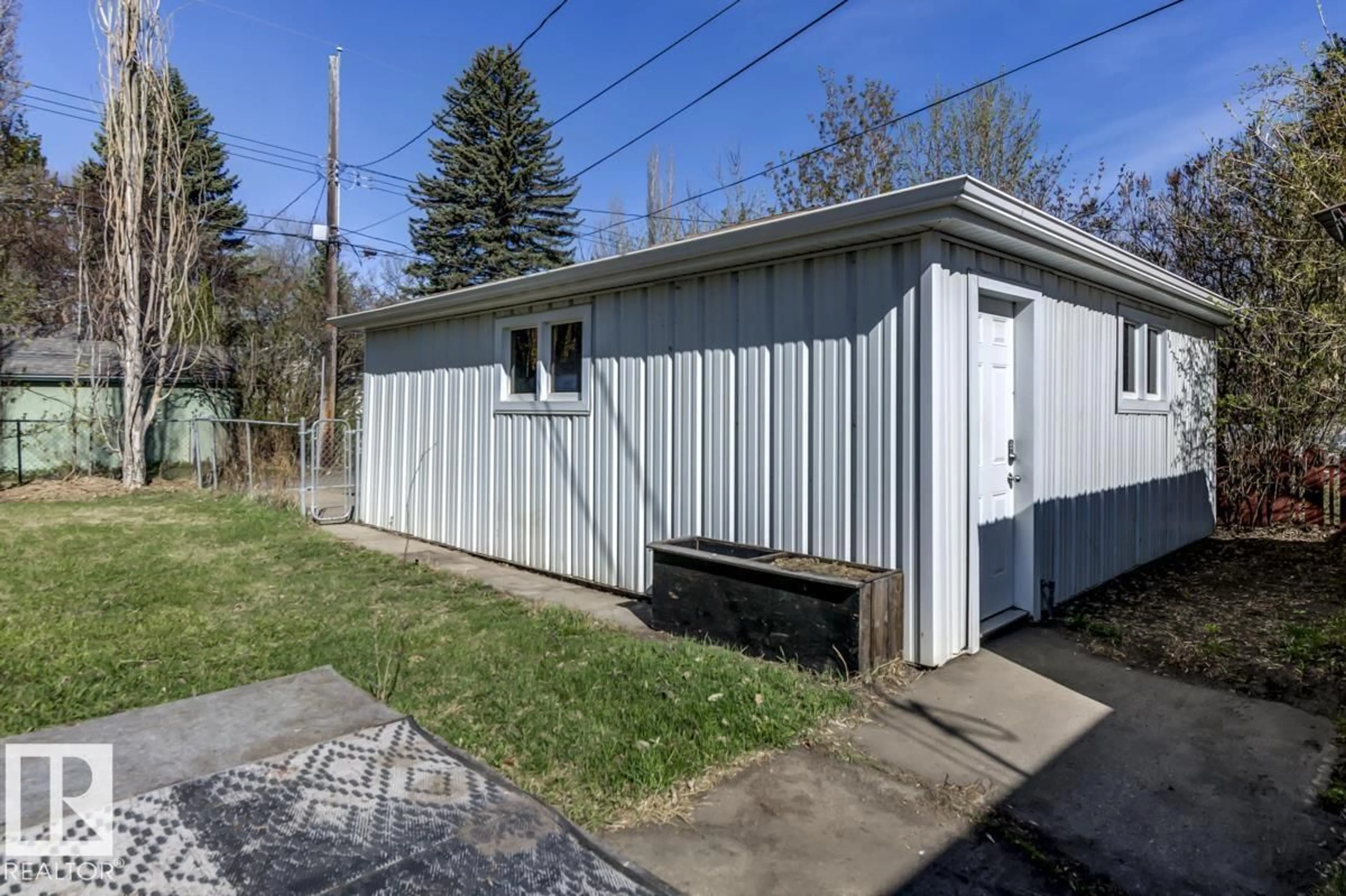 Unknown for 9602 90 ST, Edmonton Alberta T6C3M5