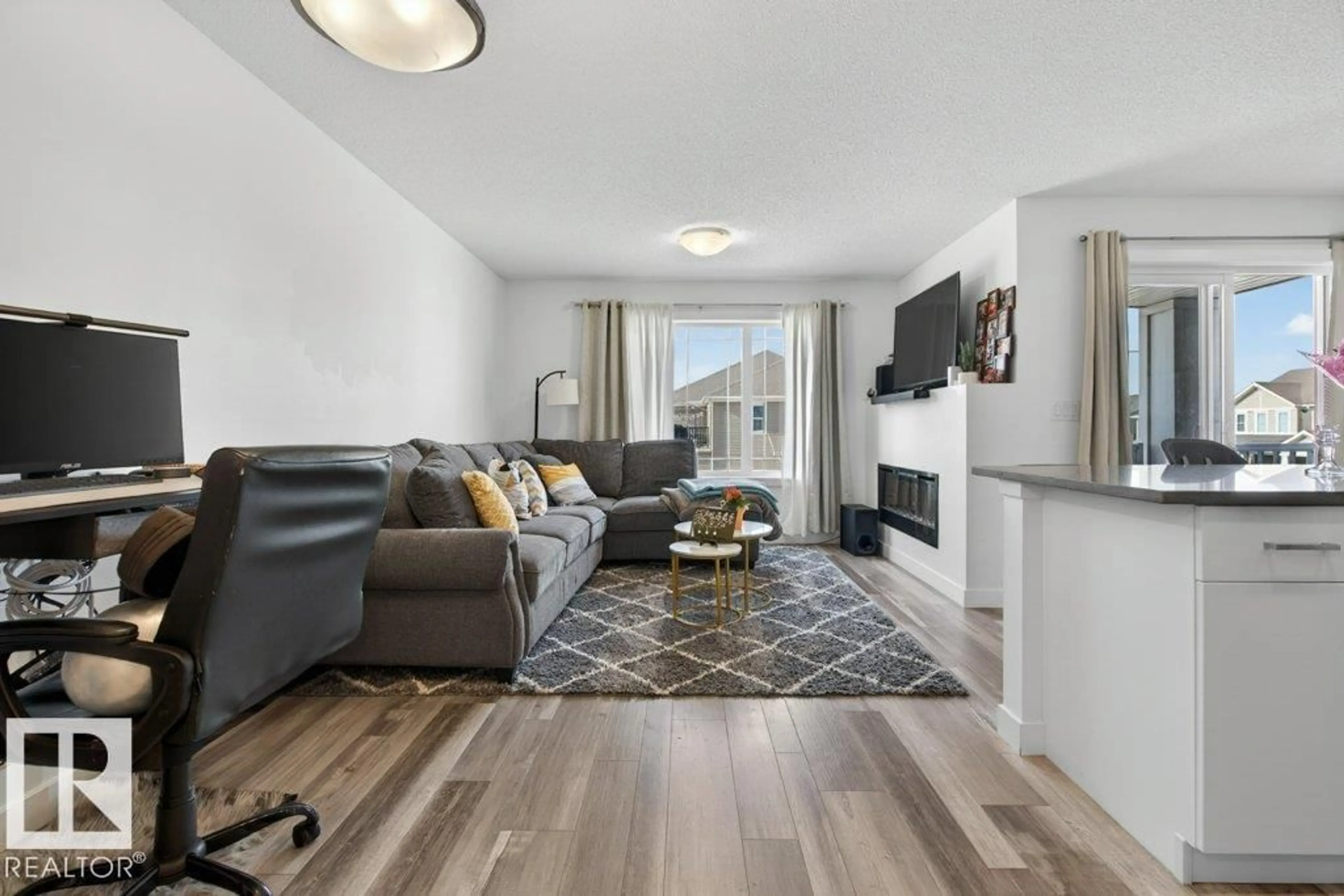 Unknown for 20315 16 AV, Edmonton Alberta T6M1K8