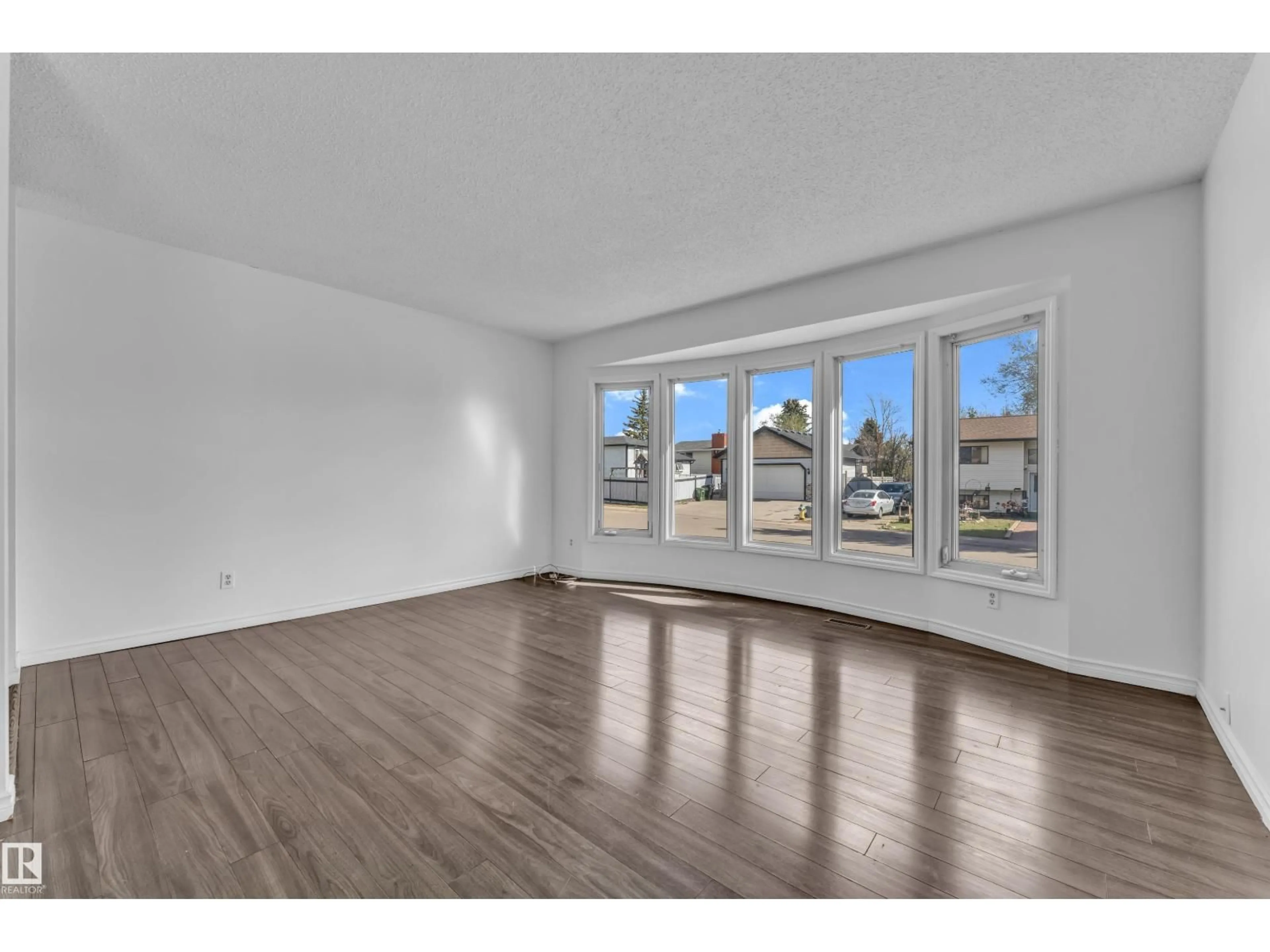 Unknown for 3520 19 AV, Edmonton Alberta T6L2Z9