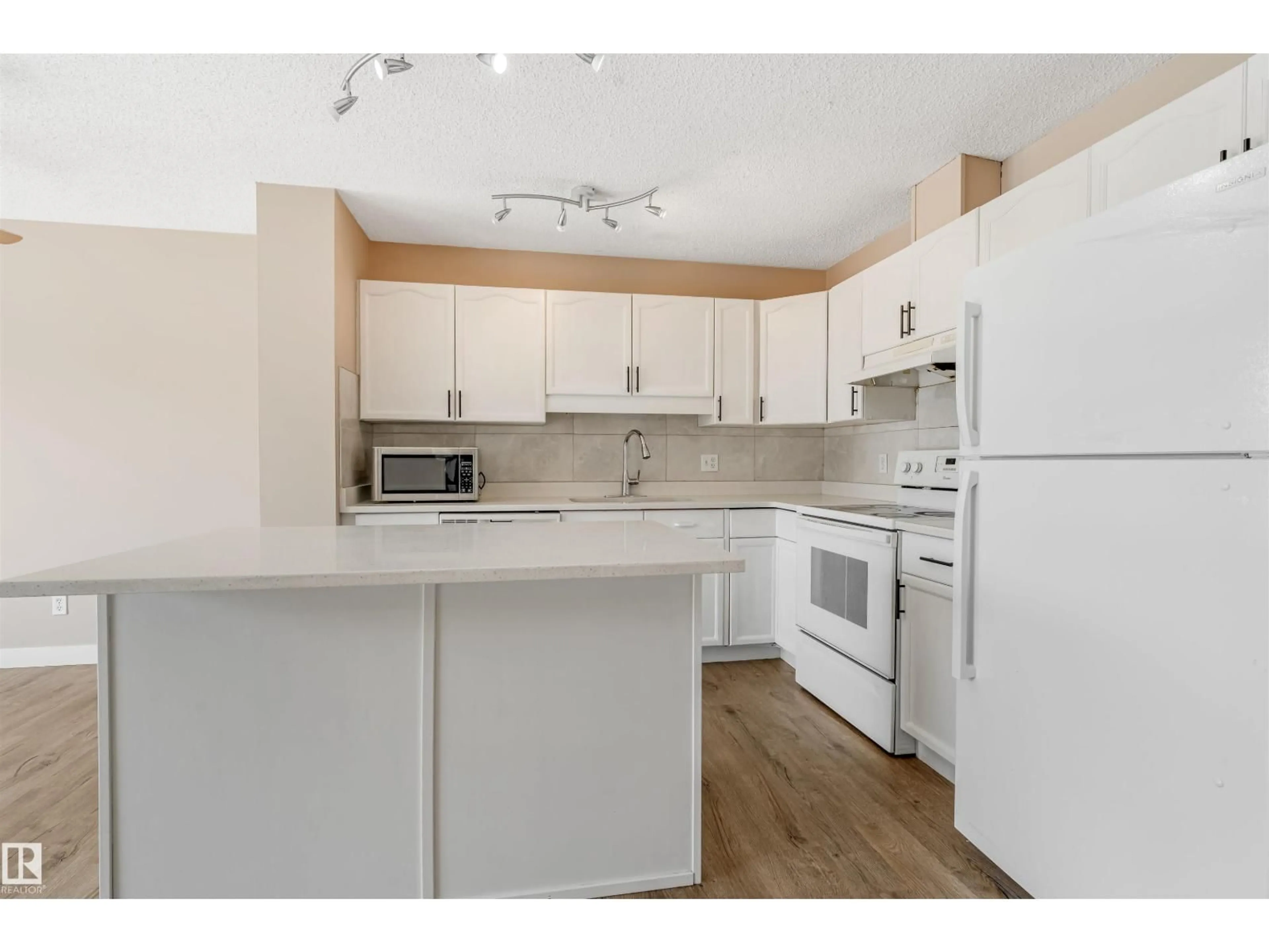 Unknown for NW - 2131 37B AV, Edmonton Alberta T6T1R7