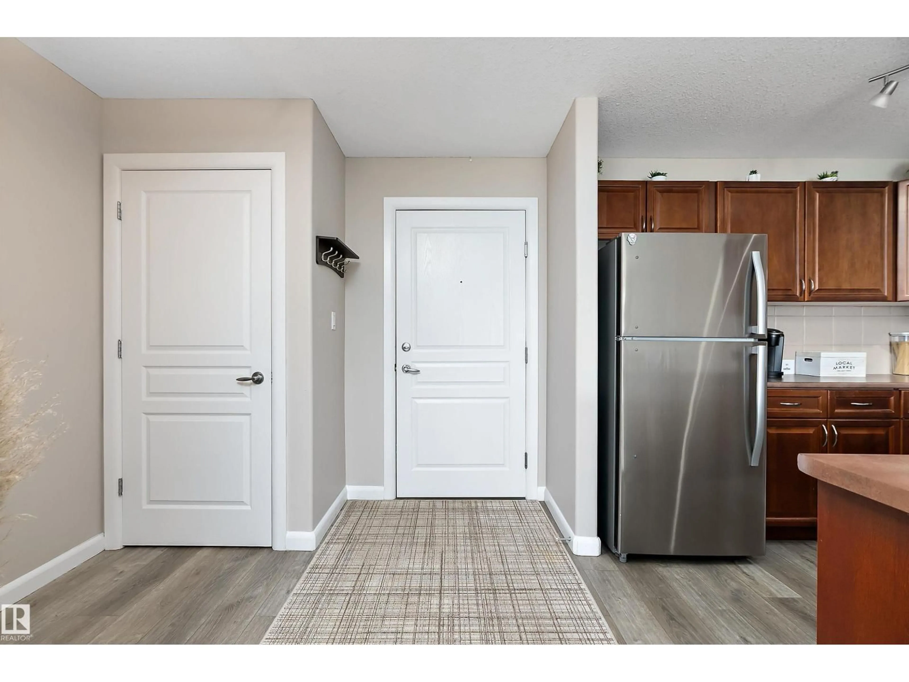 Unknown for #301 - 530 HOOKE RD, Edmonton Alberta T5A5J5