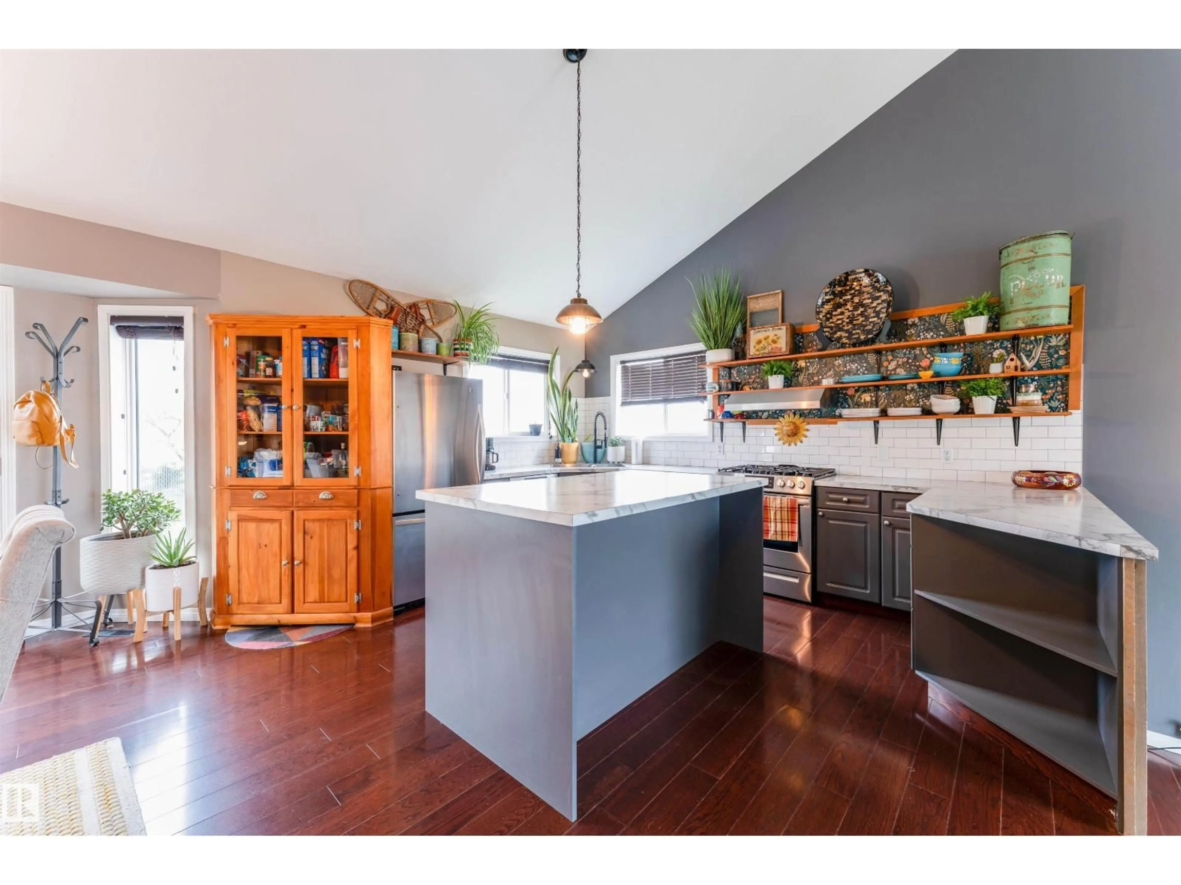 Unknown for 9005 107 AV, Morinville Alberta T8R1C6