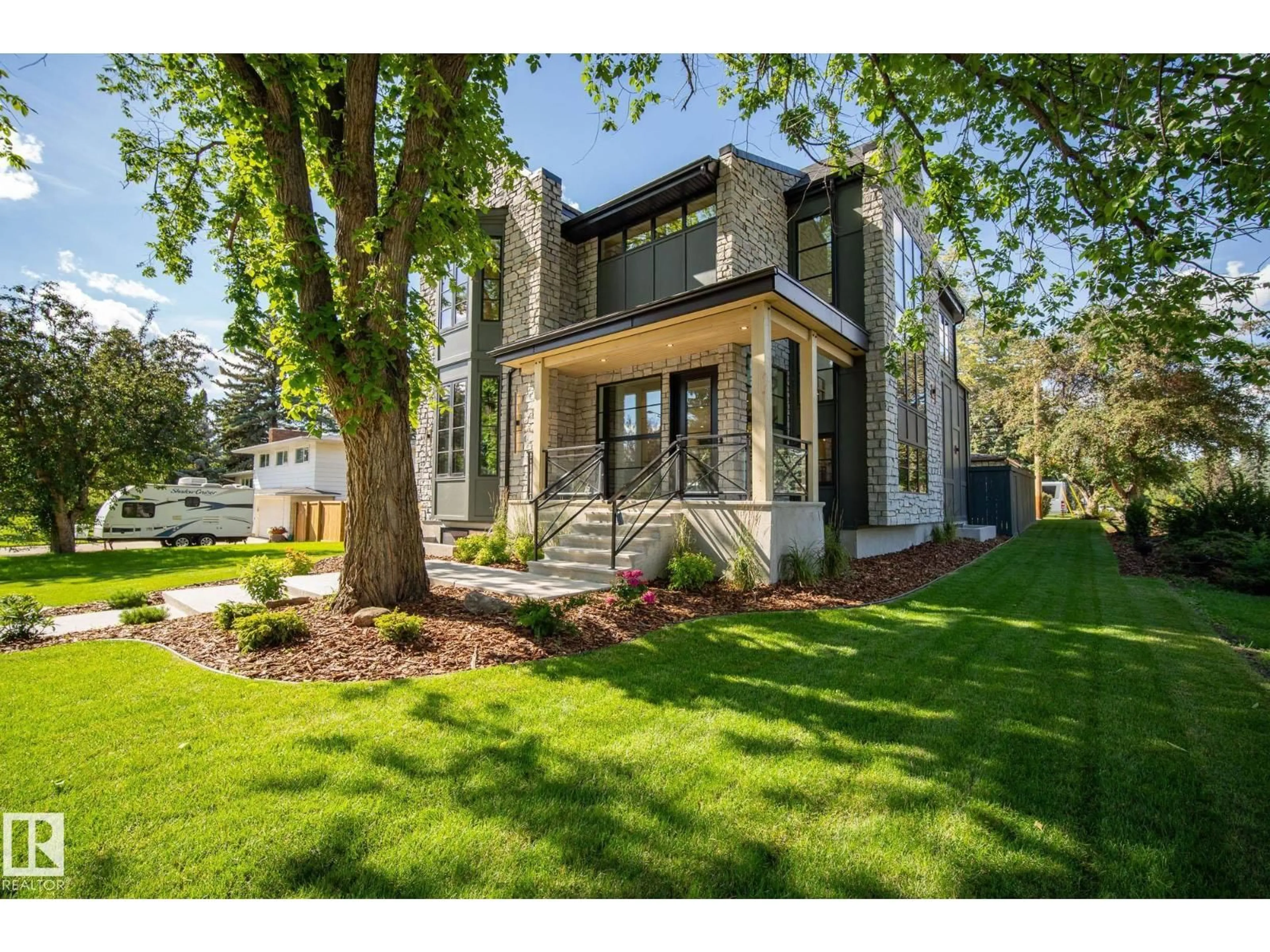 Unknown for 13804 85 AV, Edmonton Alberta T5R3Y7