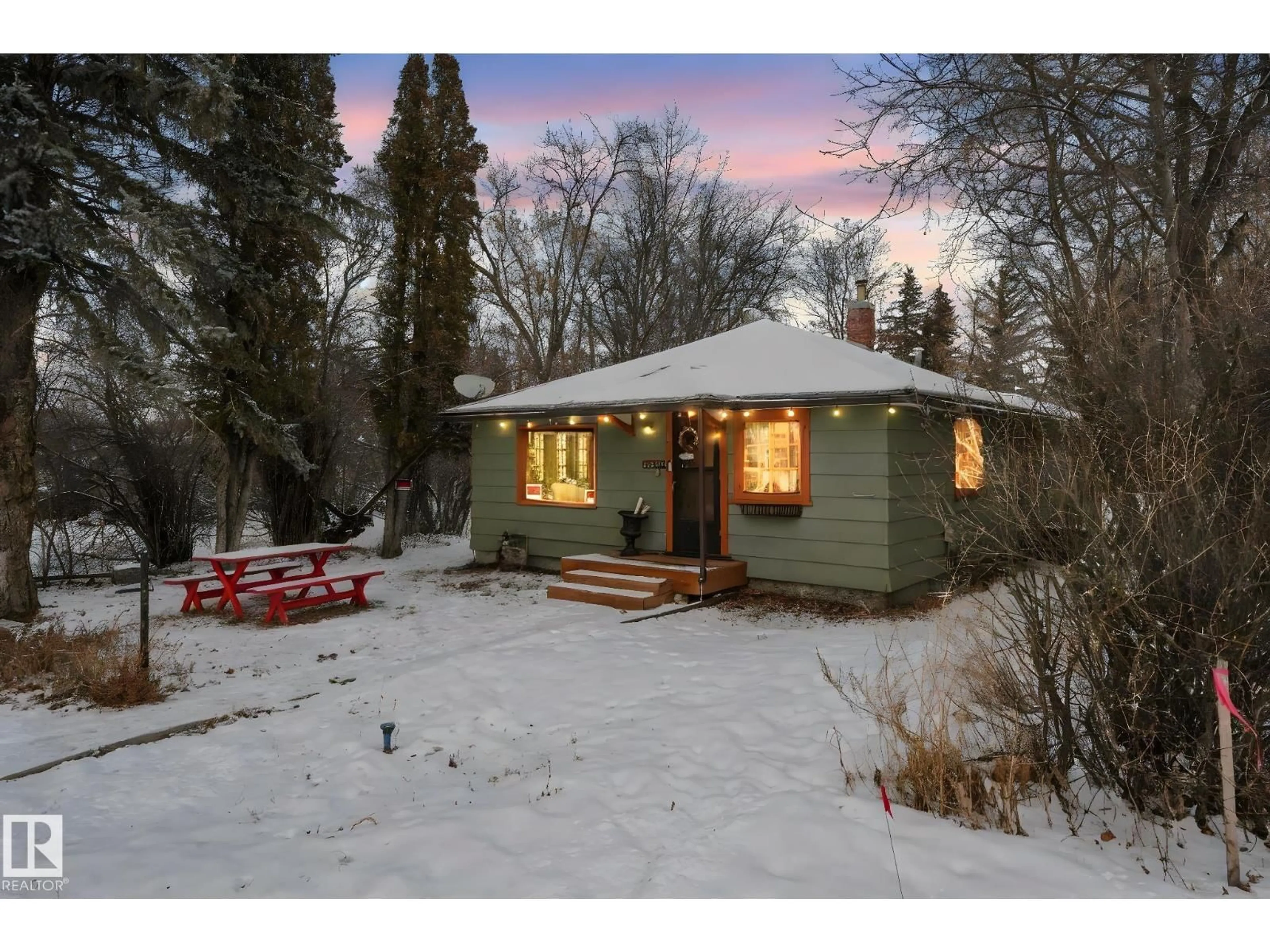 Unknown for 5043 48 ST, Sylvan Lake Alberta T4S1C6