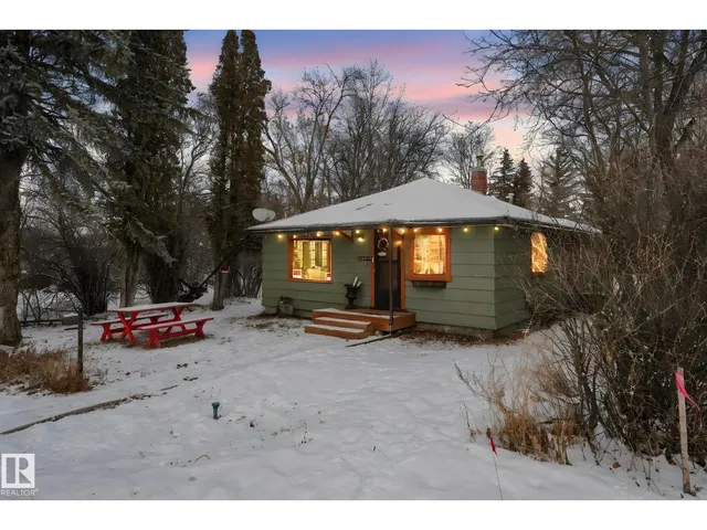 5043 48 ST, Sylvan Lake 2