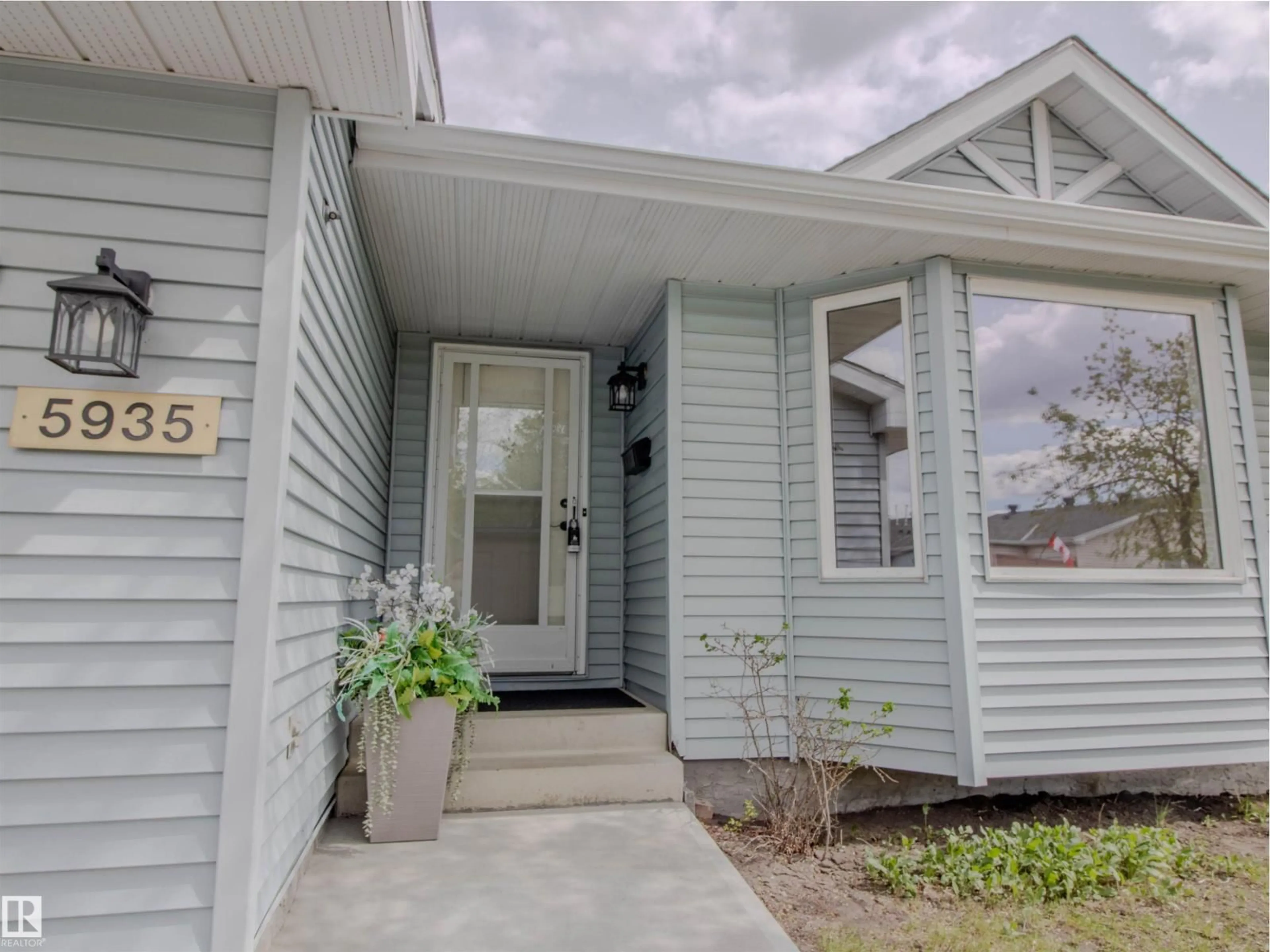 Unknown for 5935 189 ST, Edmonton Alberta T6M2J2