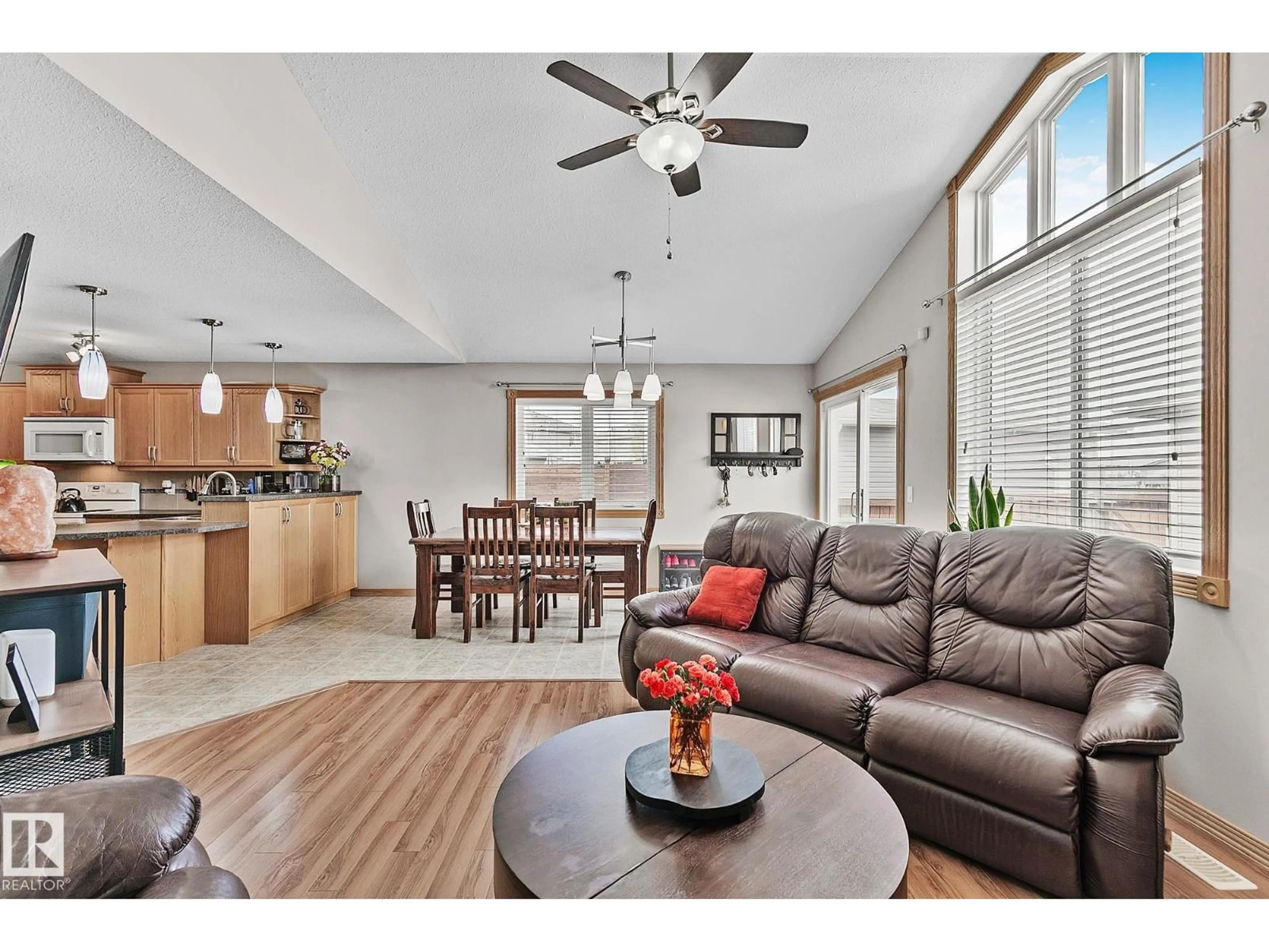 Living room with furniture, unknown for 98 HEWITT CI, Spruce Grove Alberta T7X0P2