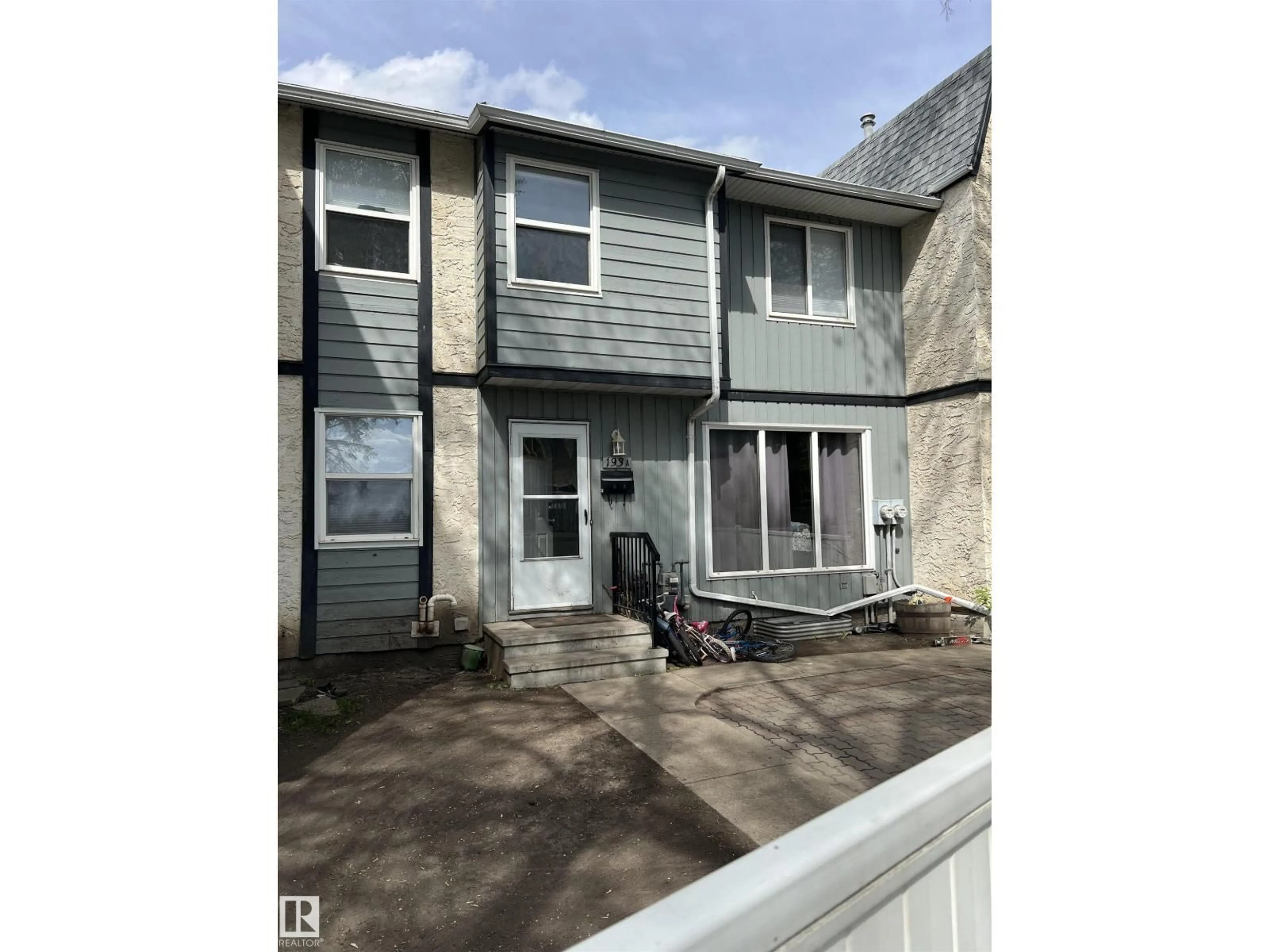 Unknown for 193A HOMESTEAD CR, Edmonton Alberta T5A2Y2