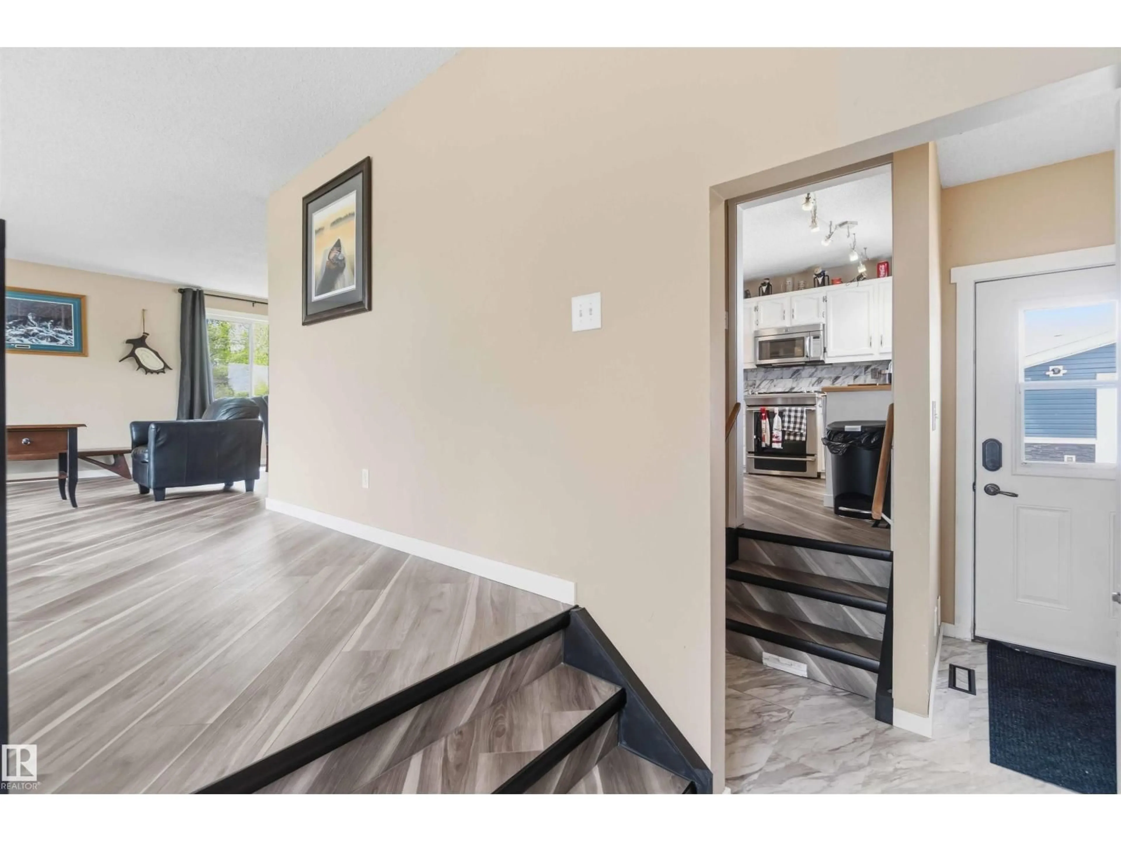 Indoor entryway for 5104 56 ST, Bon Accord Alberta T0A0K0