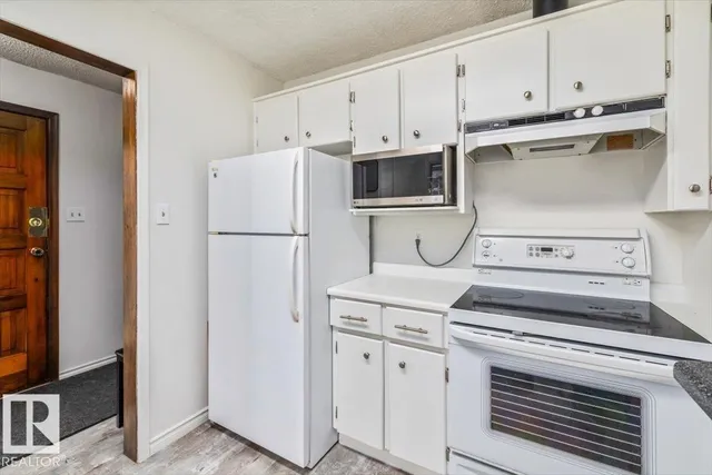 11428 79 AV, Edmonton 5