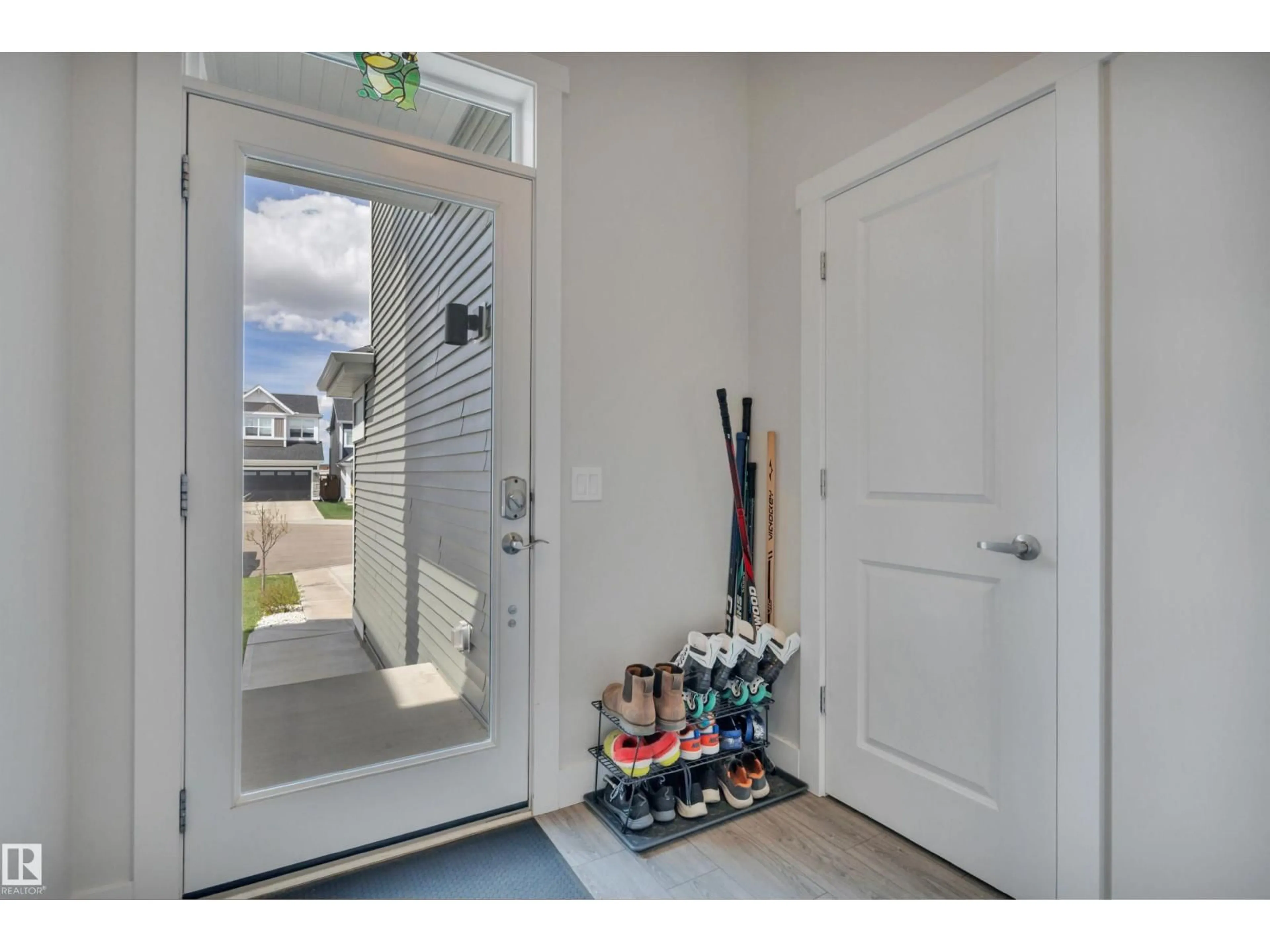 Indoor entryway for 5 STOUT PL, Leduc Alberta T9E1K4