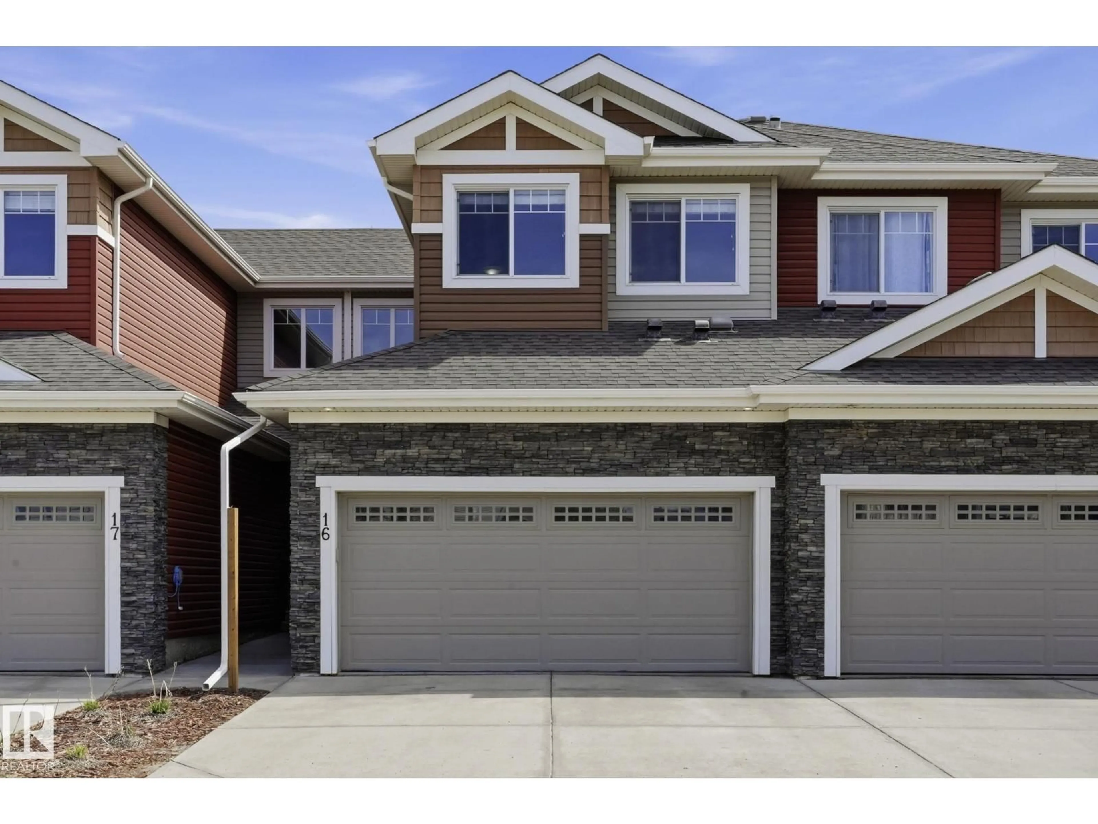 Home with vinyl exterior material, street for 16 LONGVIEW DR, Spruce Grove Alberta T7X0W3