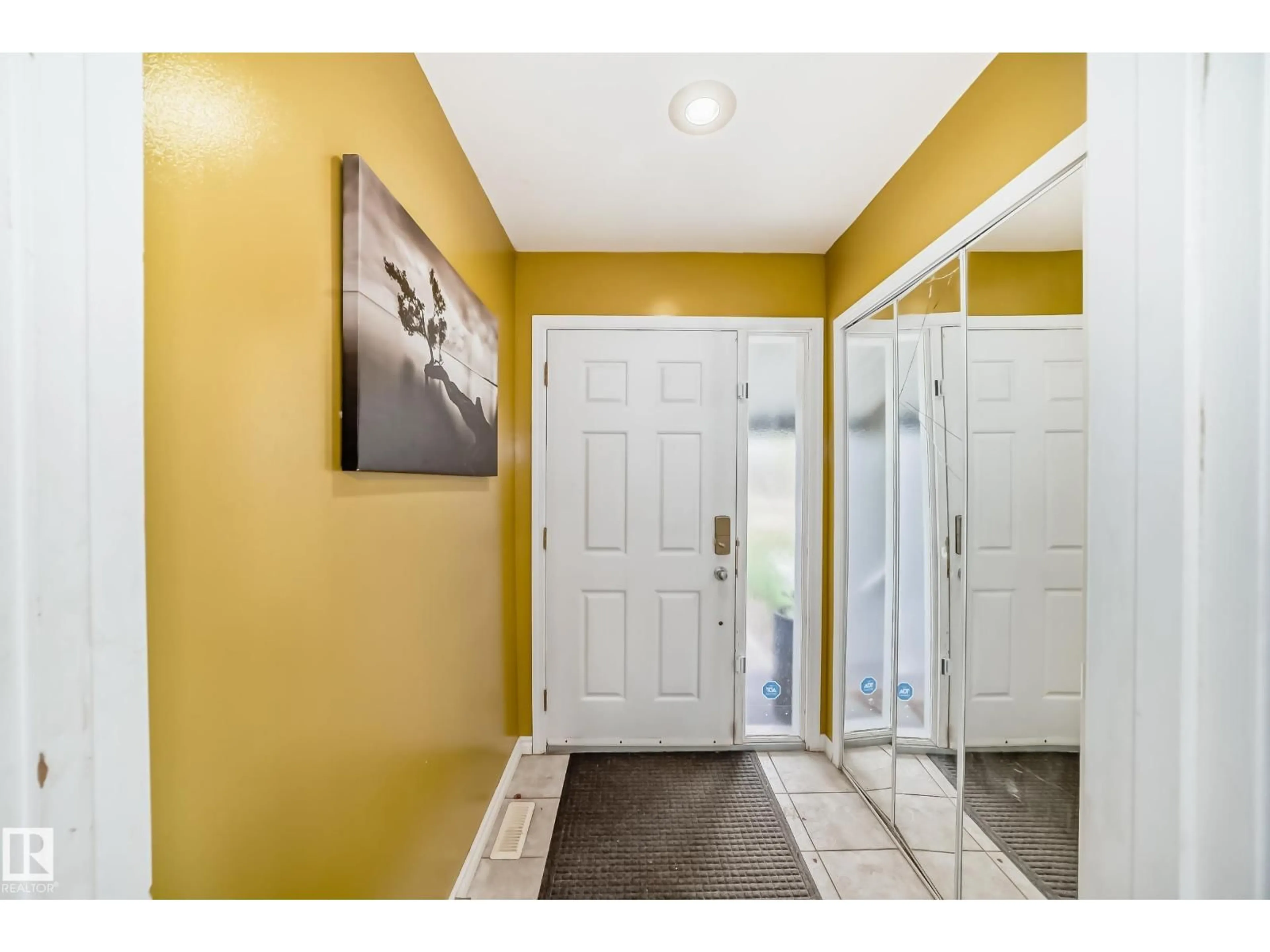 Indoor entryway for 160 22106 SOUTH COOKING LK, Rural Strathcona County Alberta T8E1J1