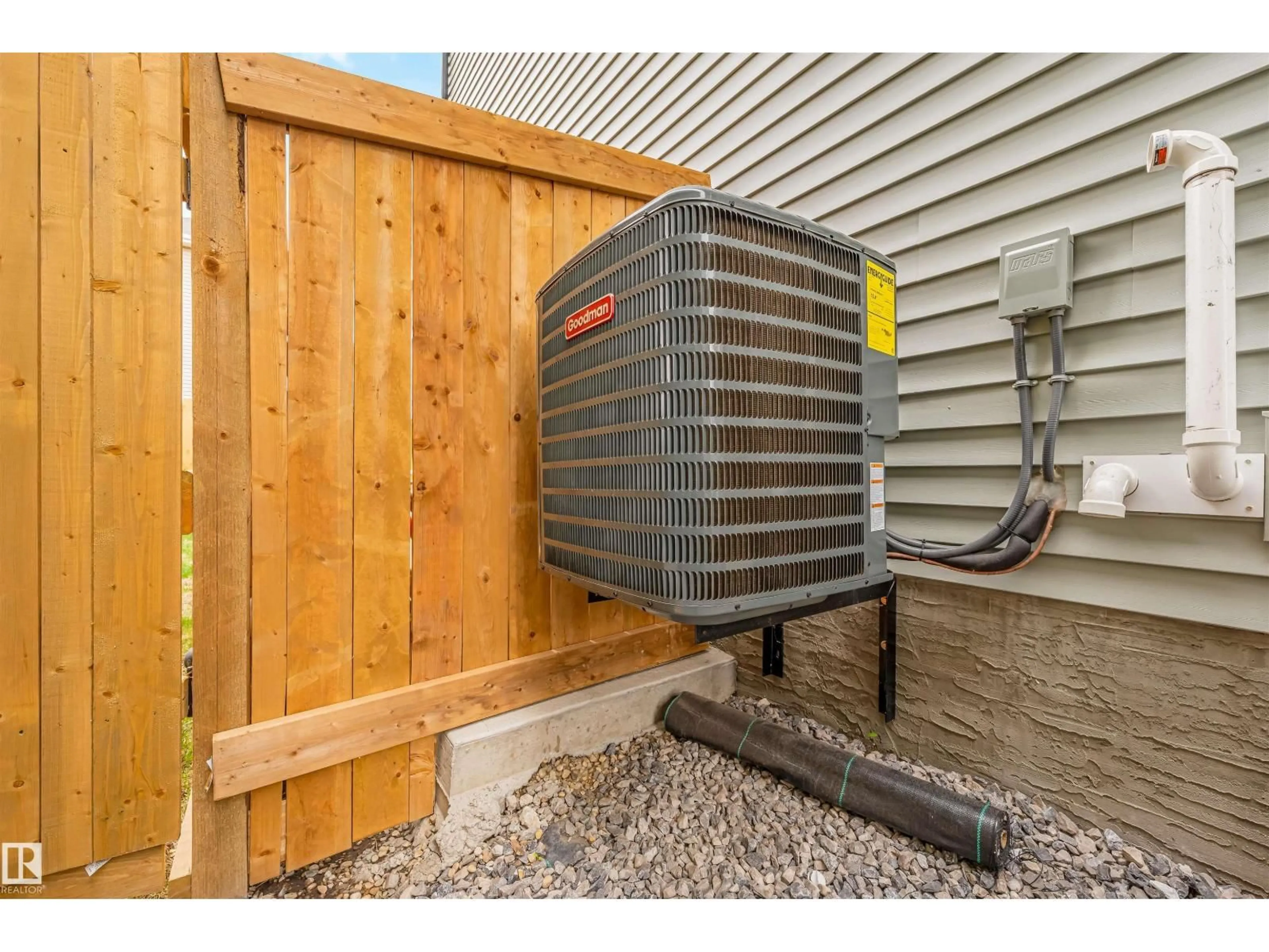 Unknown for NW - 2629 15A AV, Edmonton Alberta T6T2T7