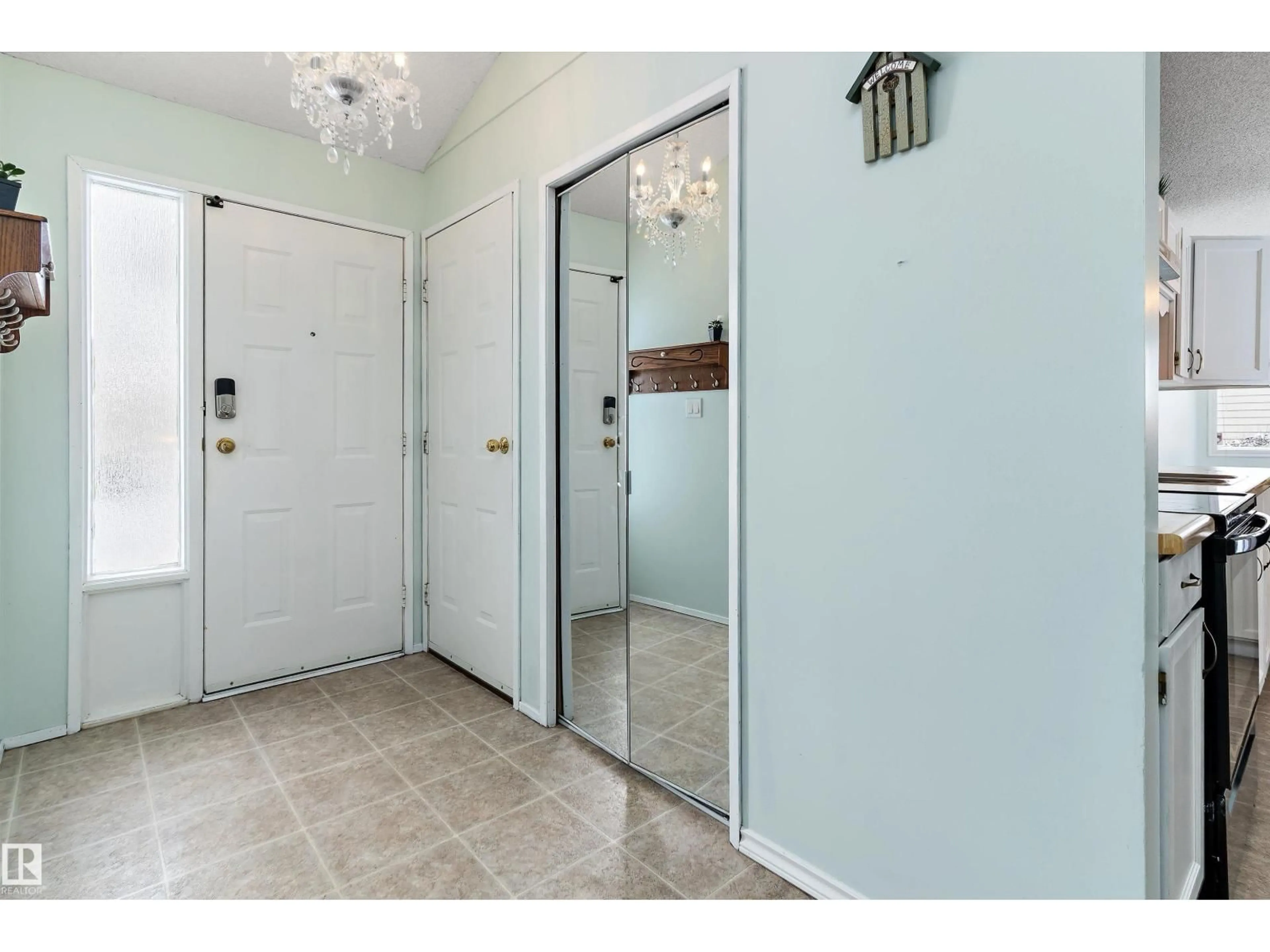 Indoor entryway for NW - 1511 104 ST, Edmonton Alberta T6J5T2