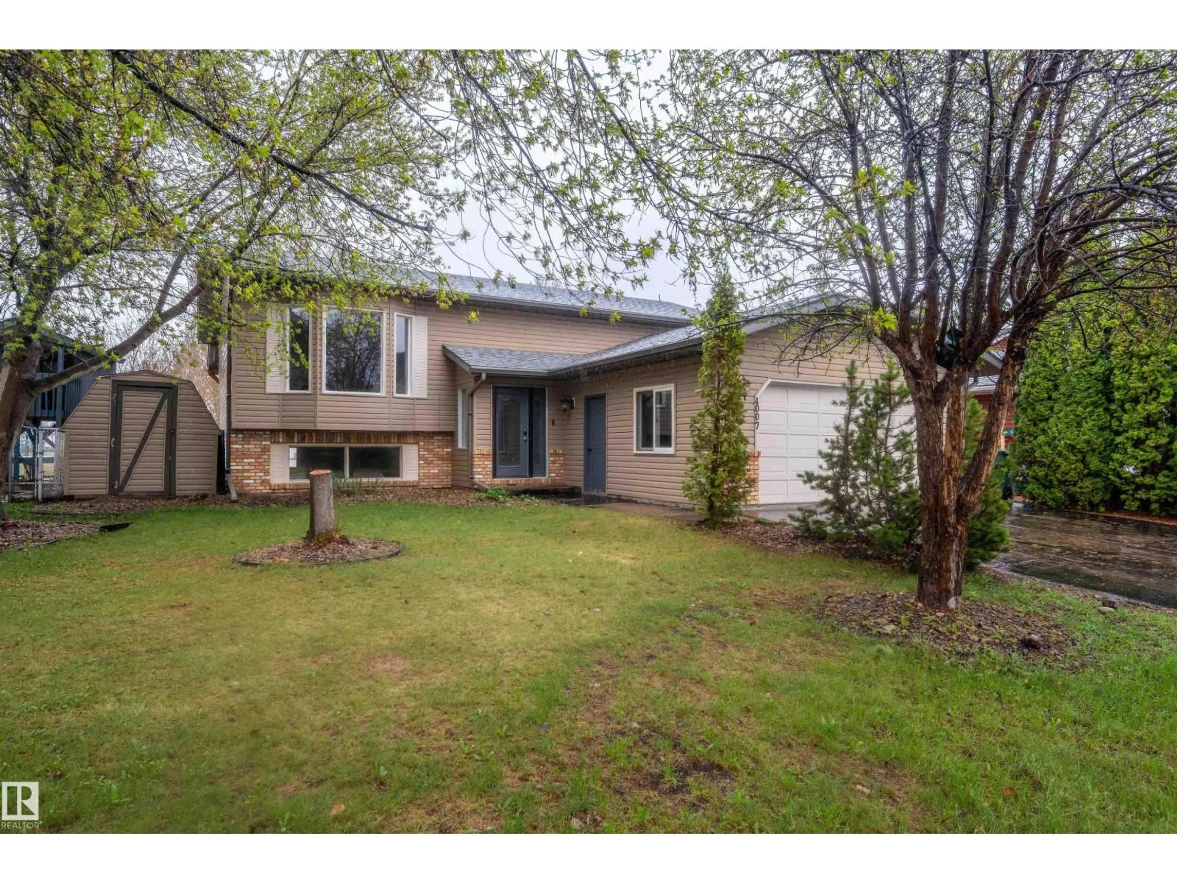A pic from outside/outdoor area/front of a property/back of a property/a pic from drone, street for 4007 41 AV, Bonnyville Town Alberta T9N1T3